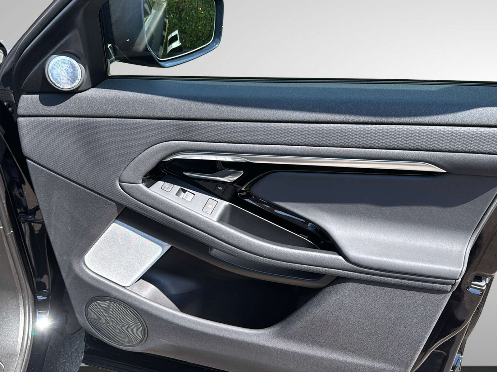 LAND ROVER Range Rover Evoque R-Dynamic D 240 S AT9-image-22