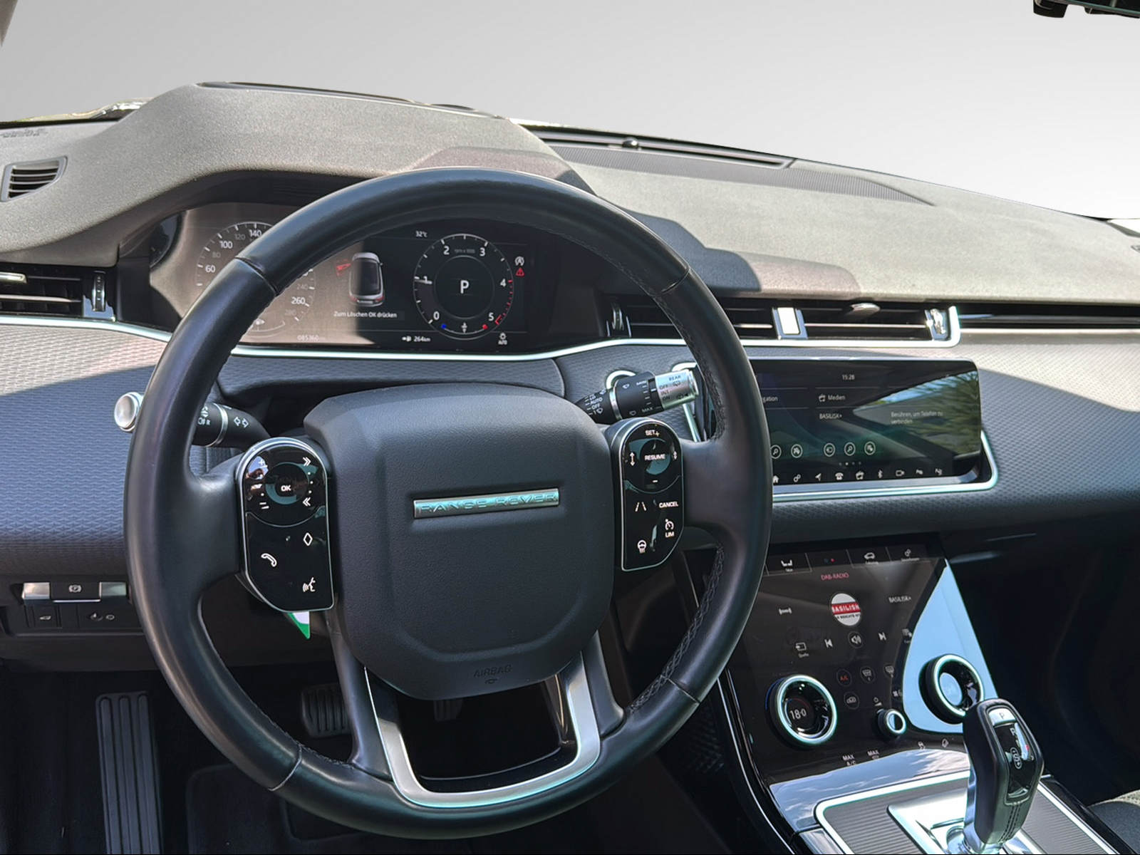 LAND ROVER Range Rover Evoque R-Dynamic D 240 S AT9-image-16