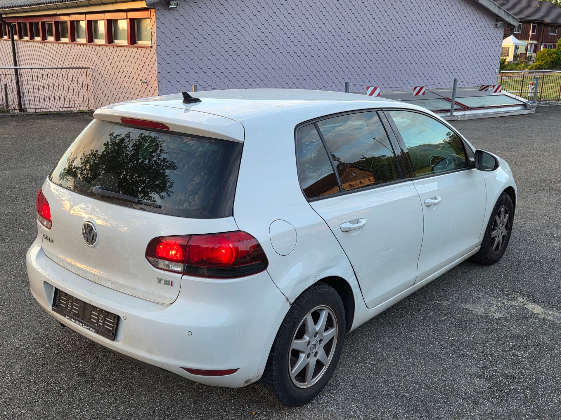 VW Golf 1.2 TSI BlueMotion Technology Trendline DSG-image-5