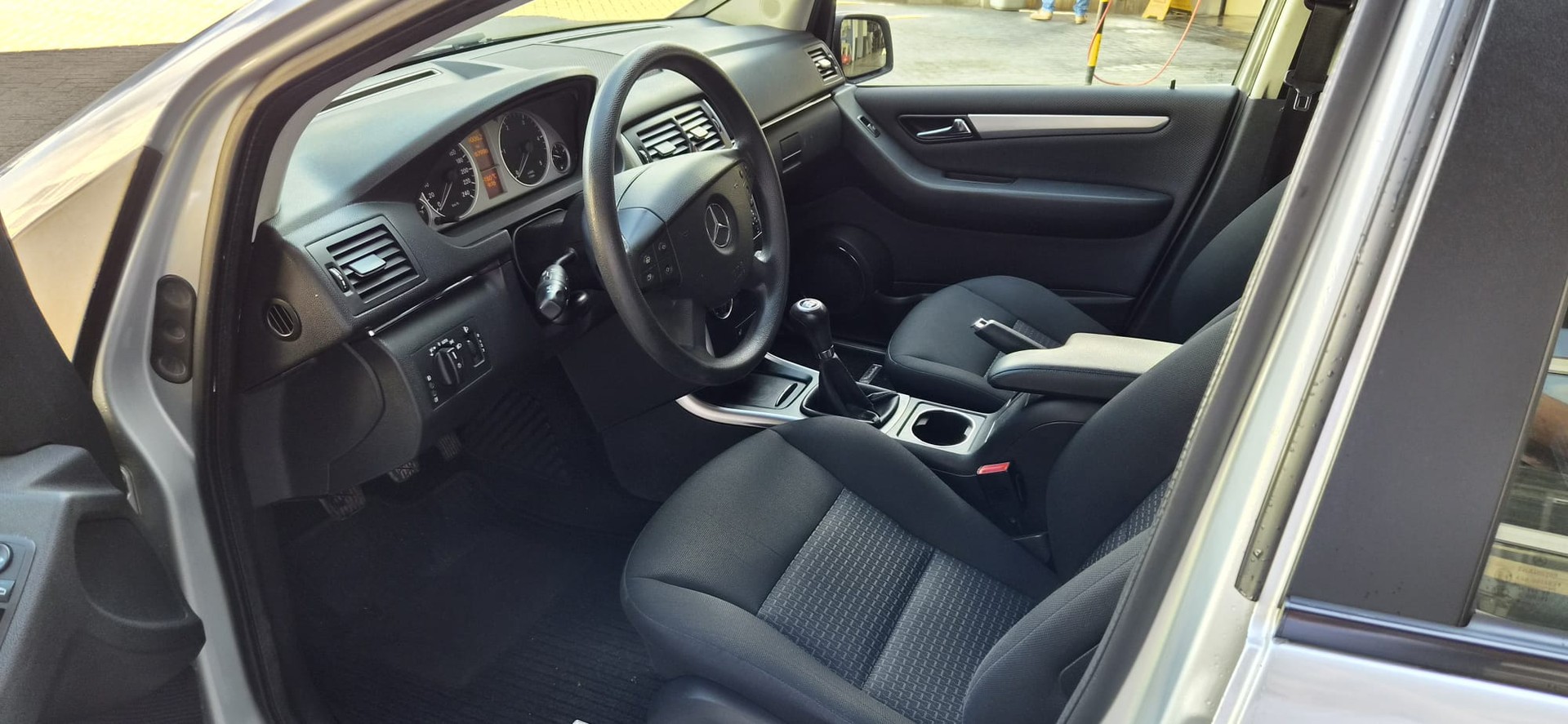 MERCEDES-BENZ B 180 CDI-image-4