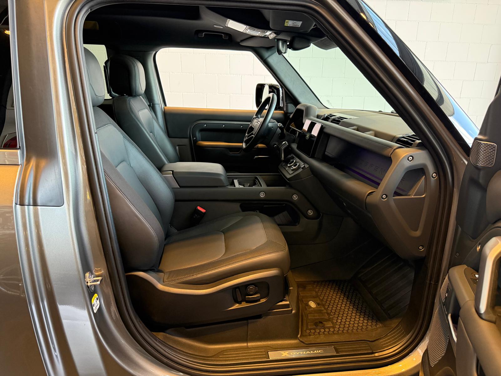 LAND ROVER Defender90 I6 300 X-D HSE-image-10