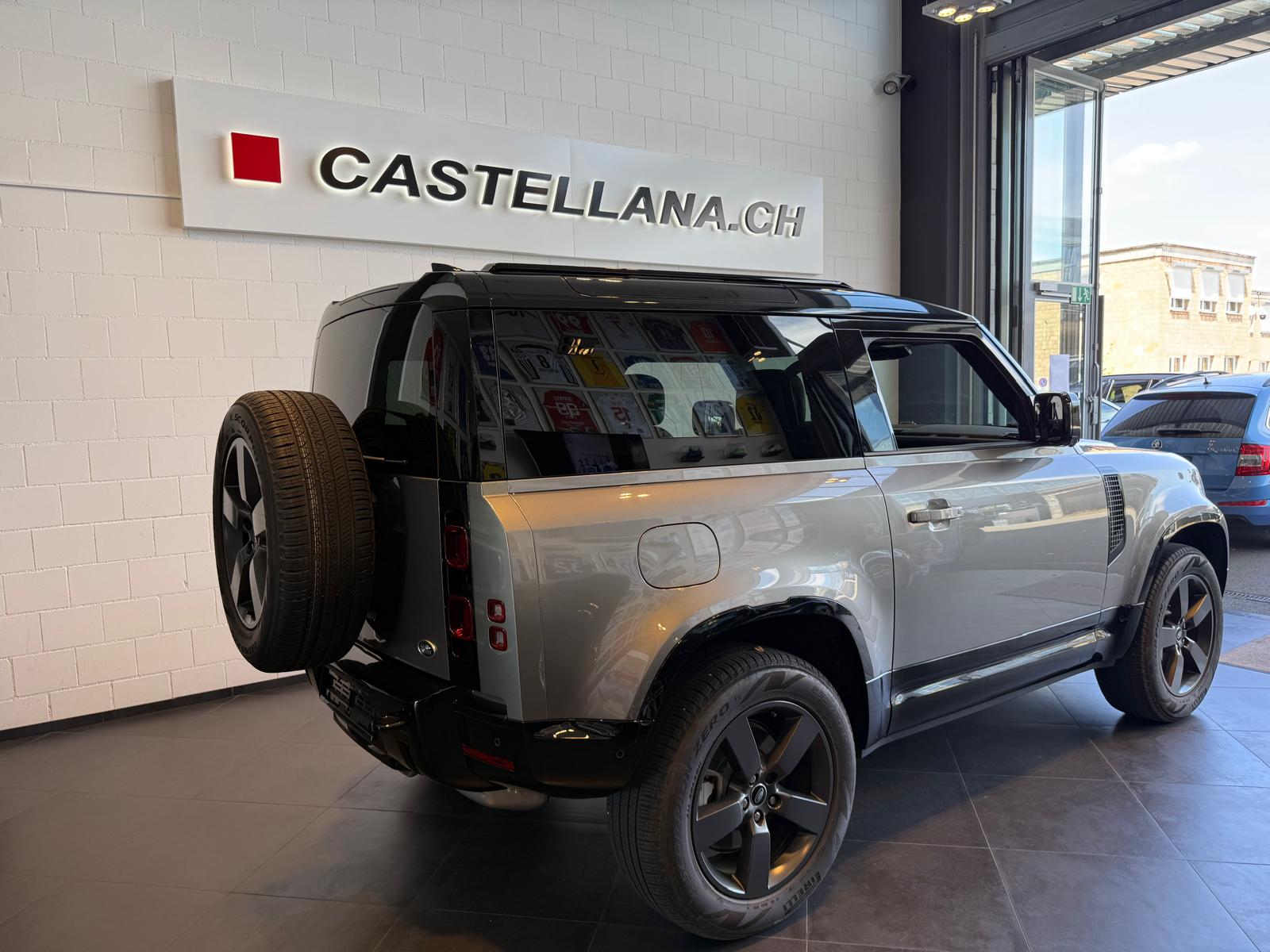 LAND ROVER Defender90 I6 300 X-D HSE-image-4