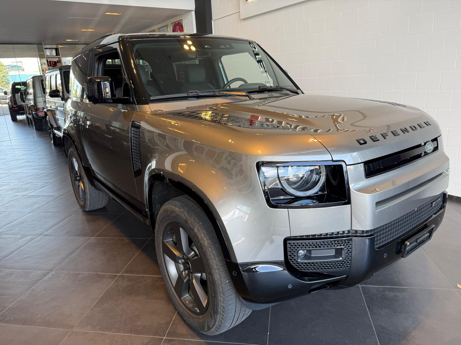 LAND ROVER Defender90 I6 300 X-D HSE-showroom-element-1