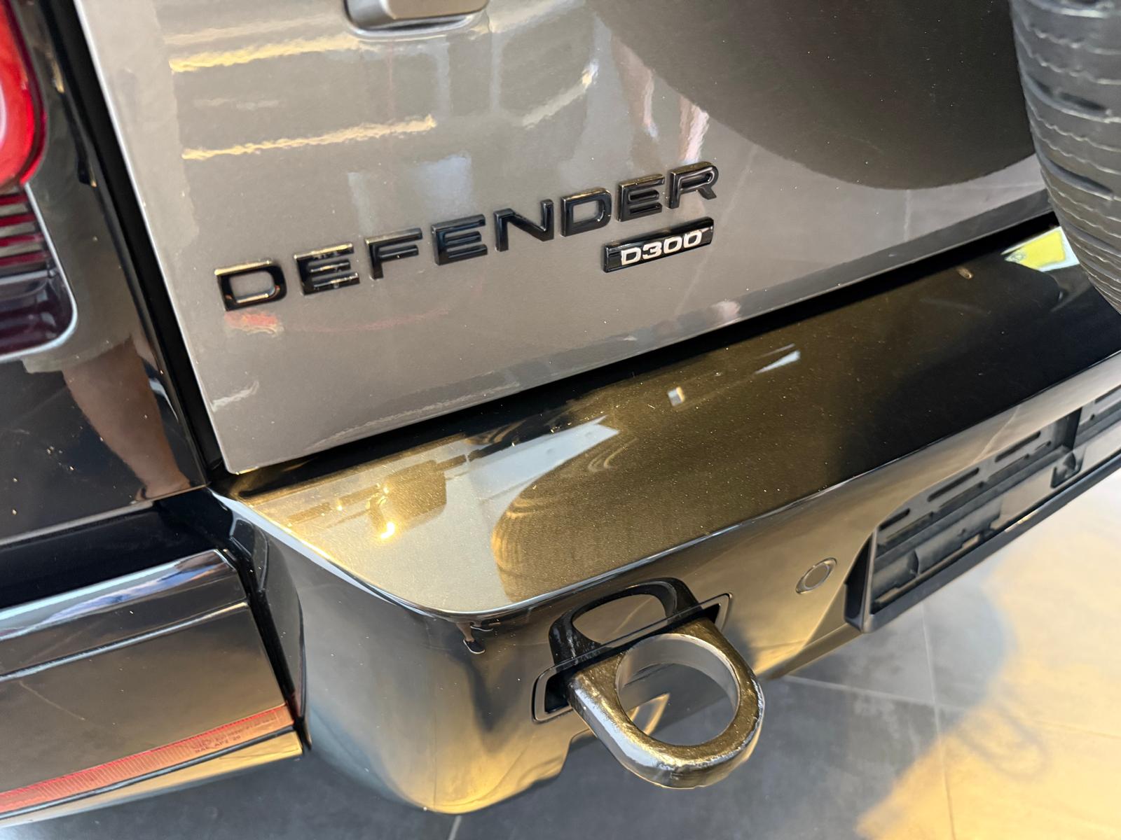 LAND ROVER Defender90 I6 300 X-D HSE-image-12