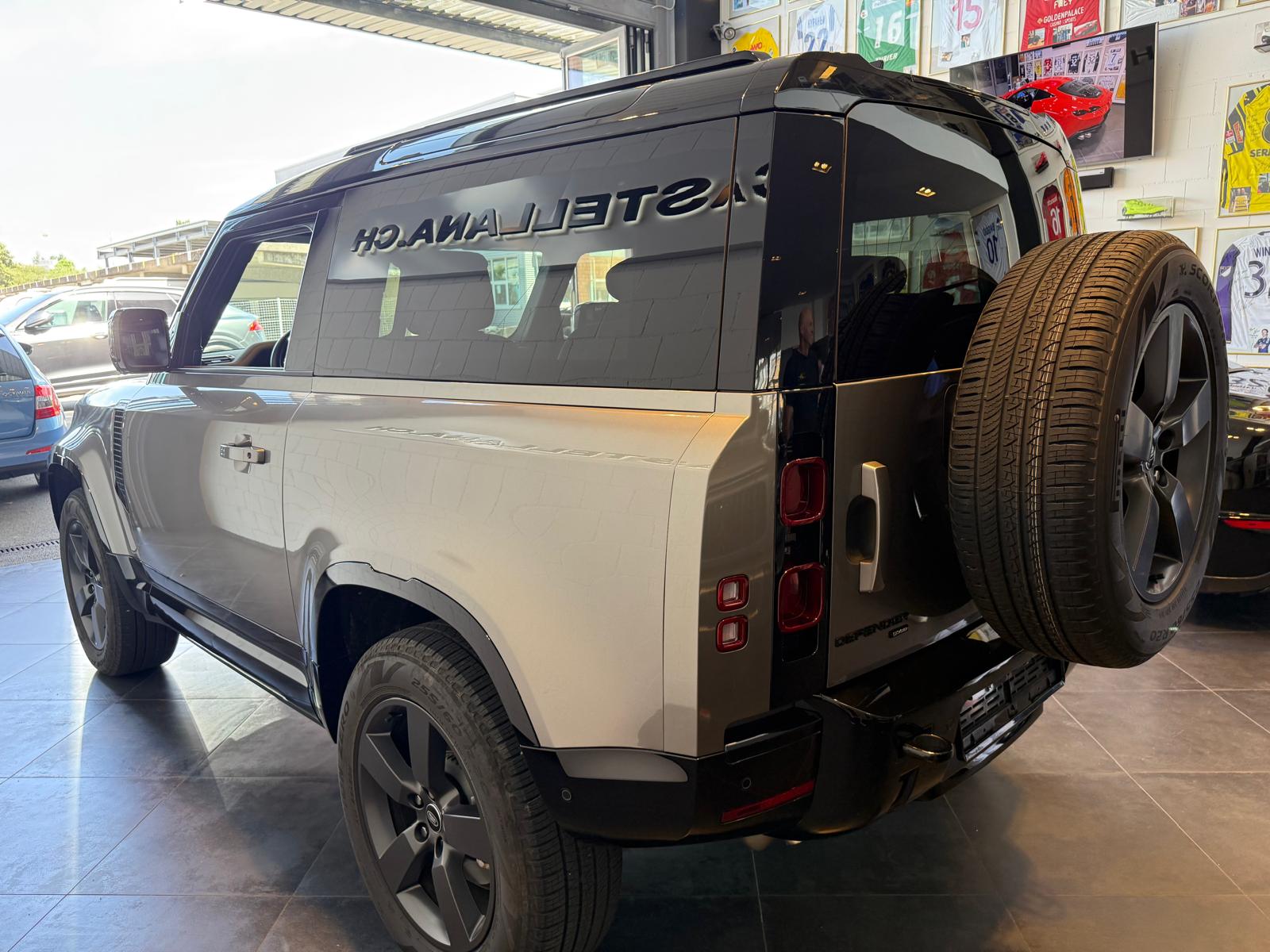 LAND ROVER Defender90 I6 300 X-D HSE-image-5