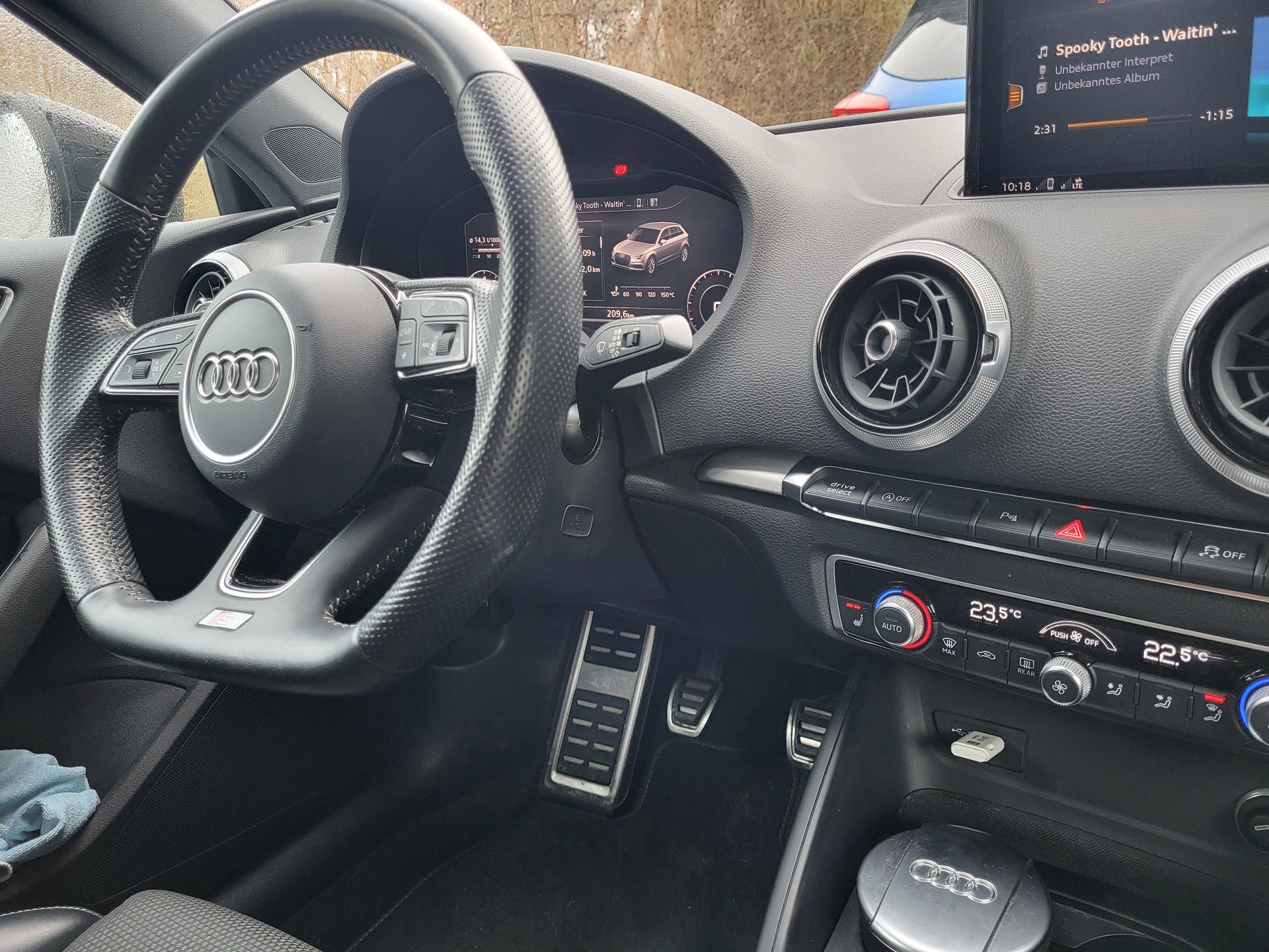 AUDI 1.5 35 TFSI Sport-image-4