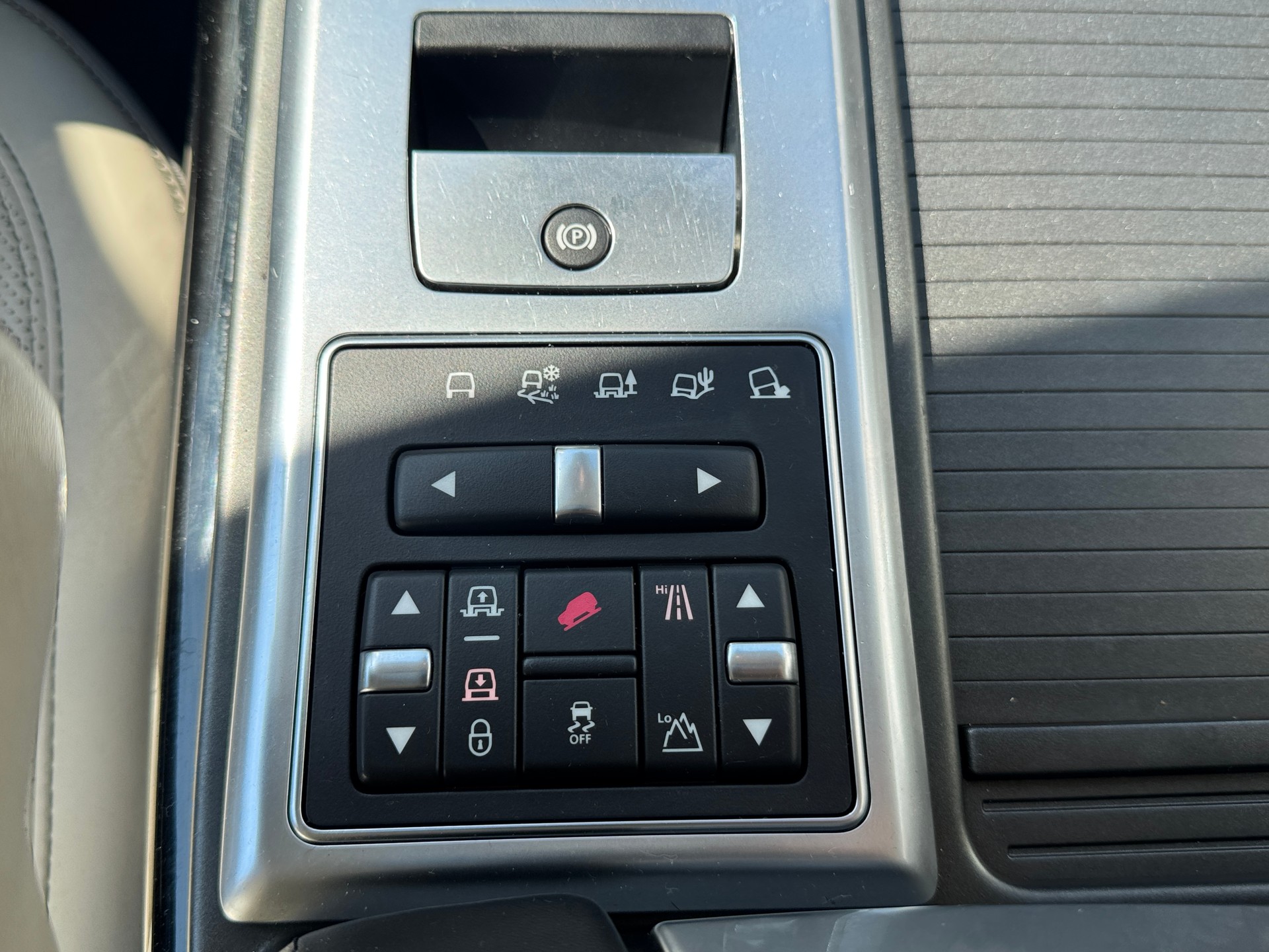 LAND ROVER Range Rover Sport 3.0 TDV6 HSE Automatic-image-12