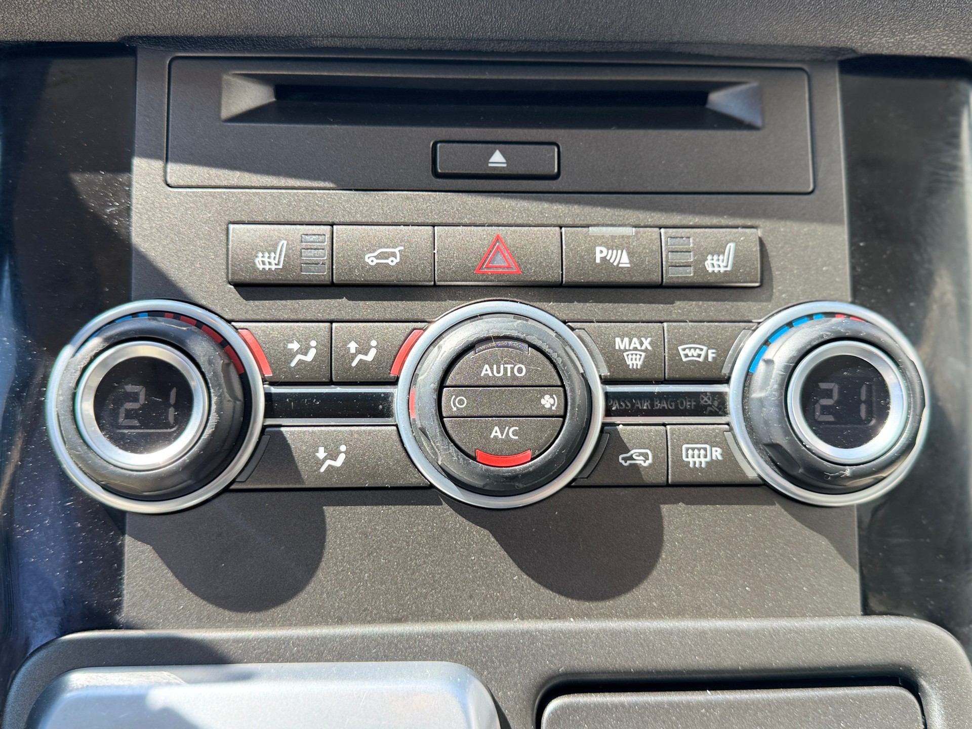 LAND ROVER Range Rover Sport 3.0 TDV6 HSE Automatic-image-11