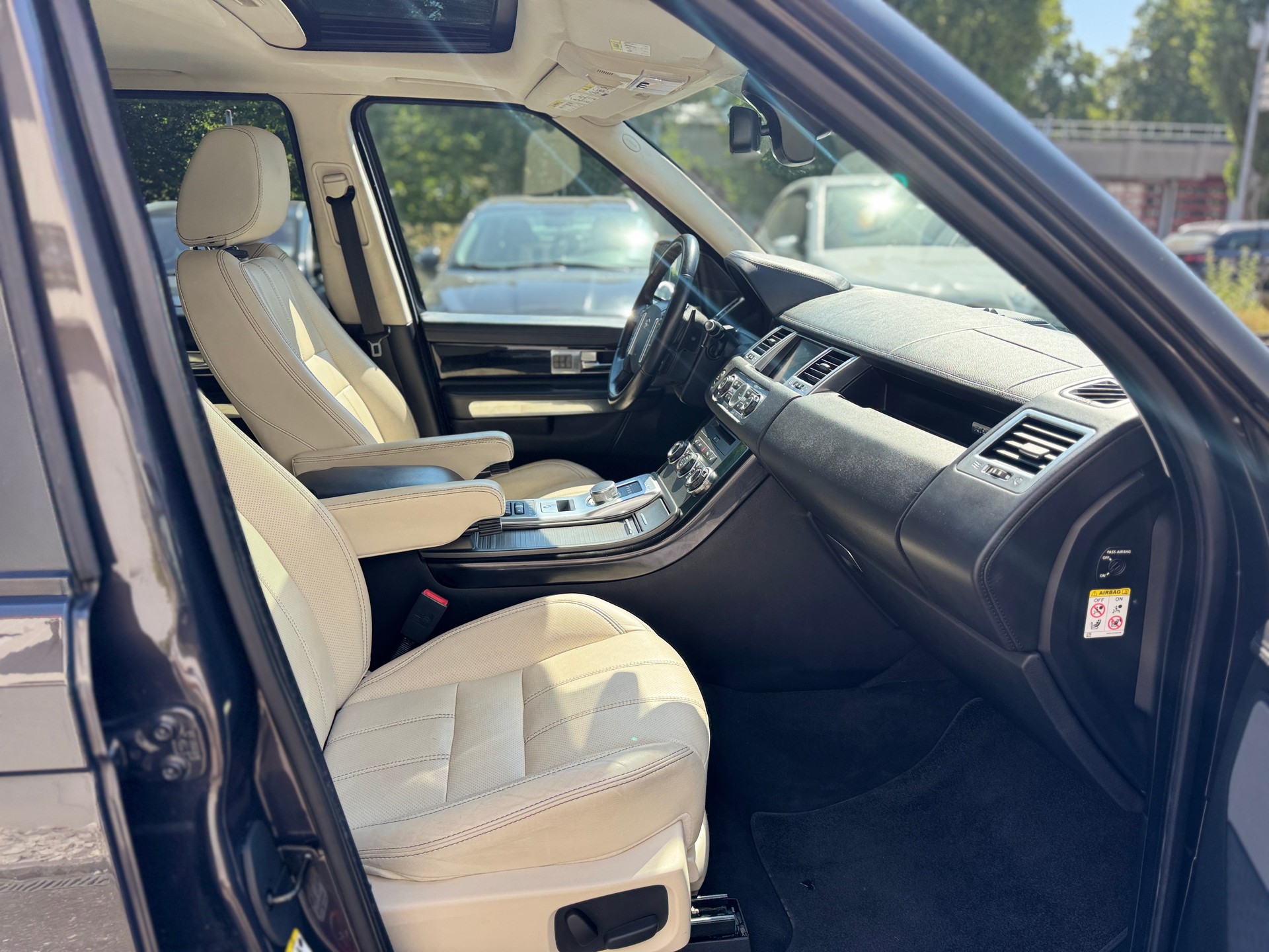 LAND ROVER Range Rover Sport 3.0 TDV6 HSE Automatic-image-8