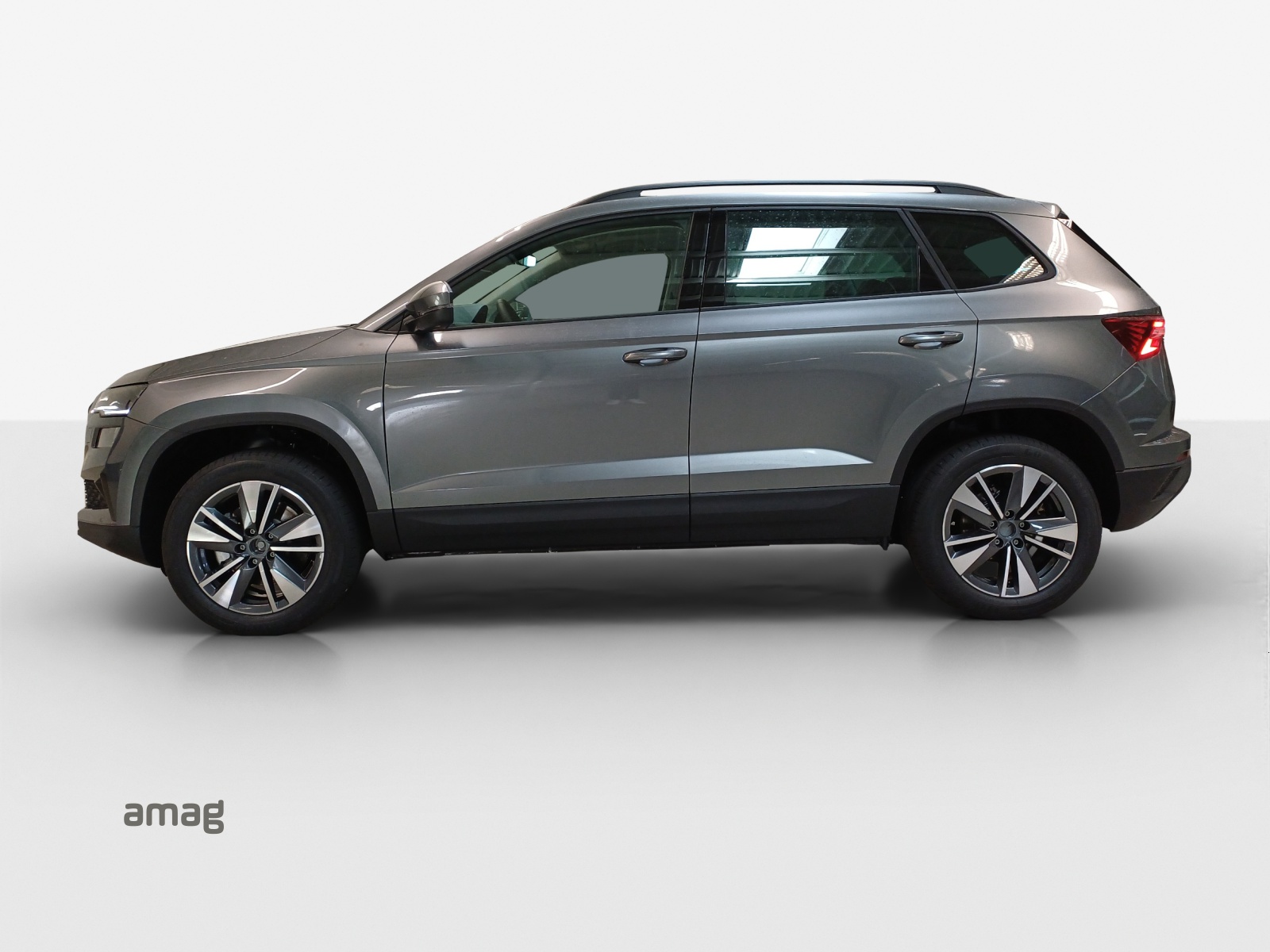 SKODA Karoq 1.5 TSI Dynamic DSG-image-1