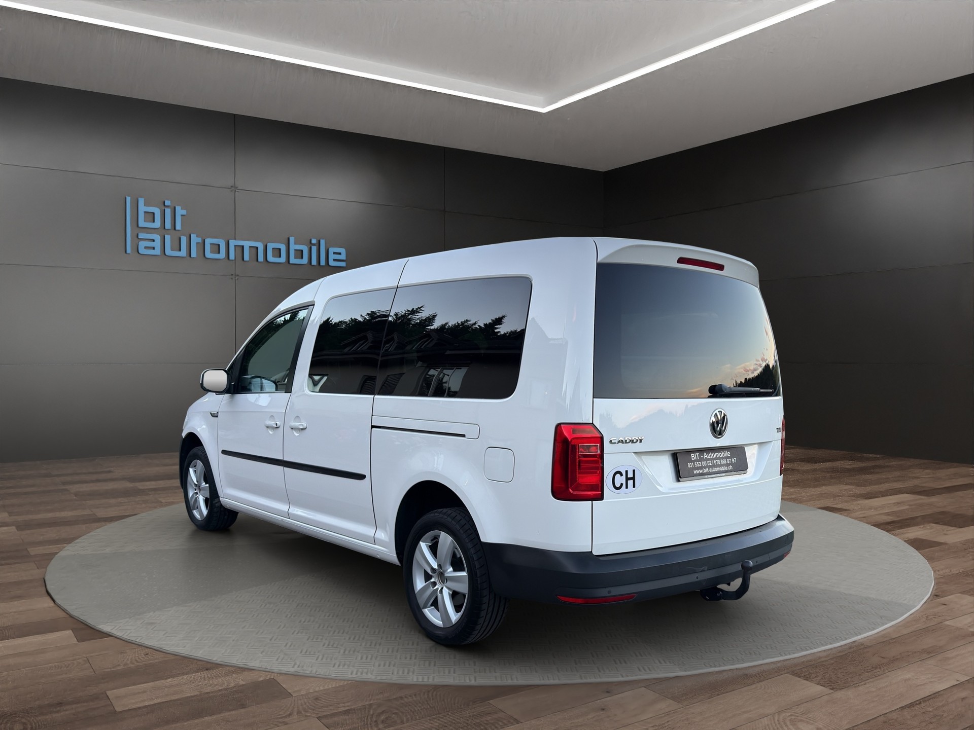 VW Caddy Maxi 2.0TDI BlueMotion Technology DSG-image-4