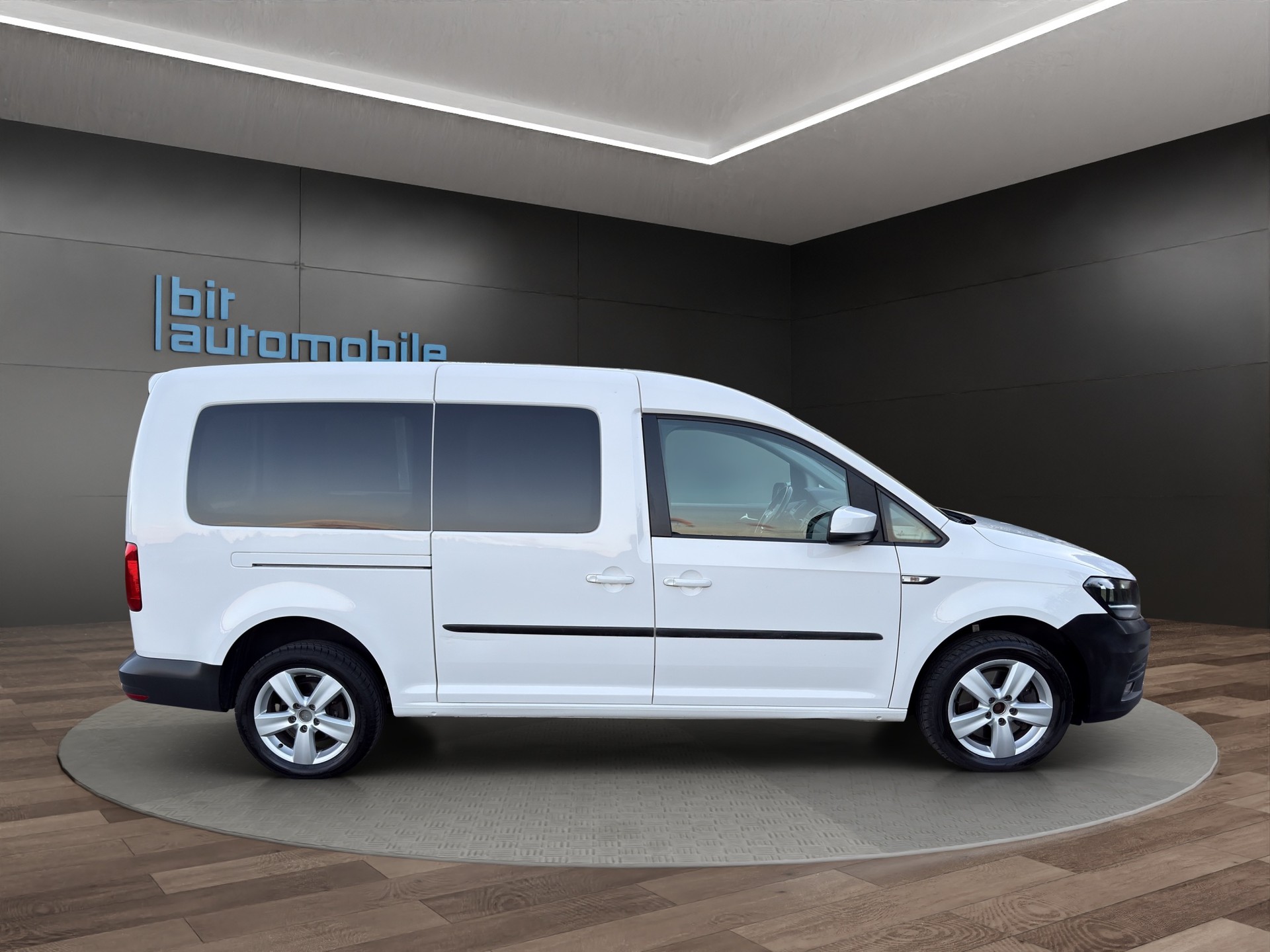 VW Caddy Maxi 2.0TDI BlueMotion Technology DSG-image-8