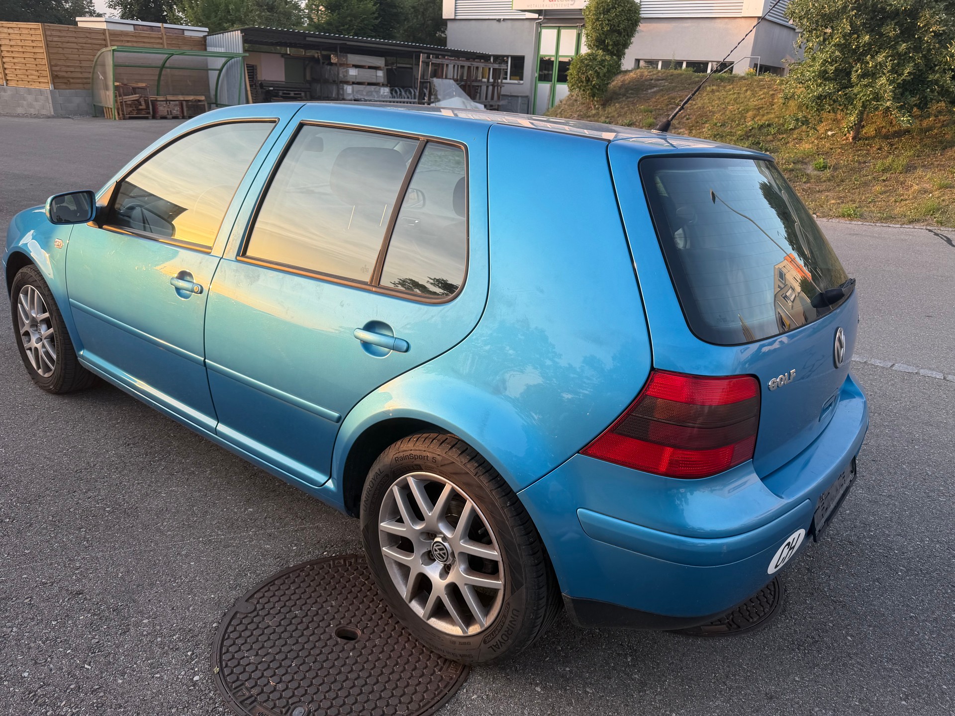 VW Golf 1.6 Comfortline Automatic-image-2