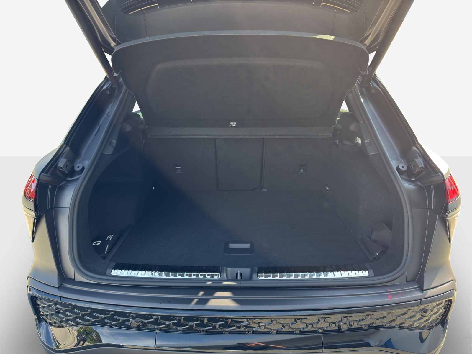 AUDI Q3 SUV TFSI quattro 195 kW S tronic-image-12