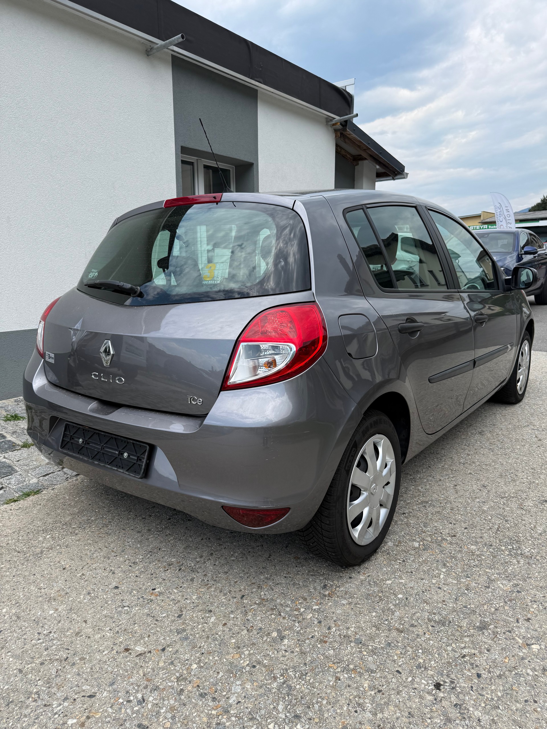 RENAULT Clio 1.2 16V Turbo Yahoo-image-8