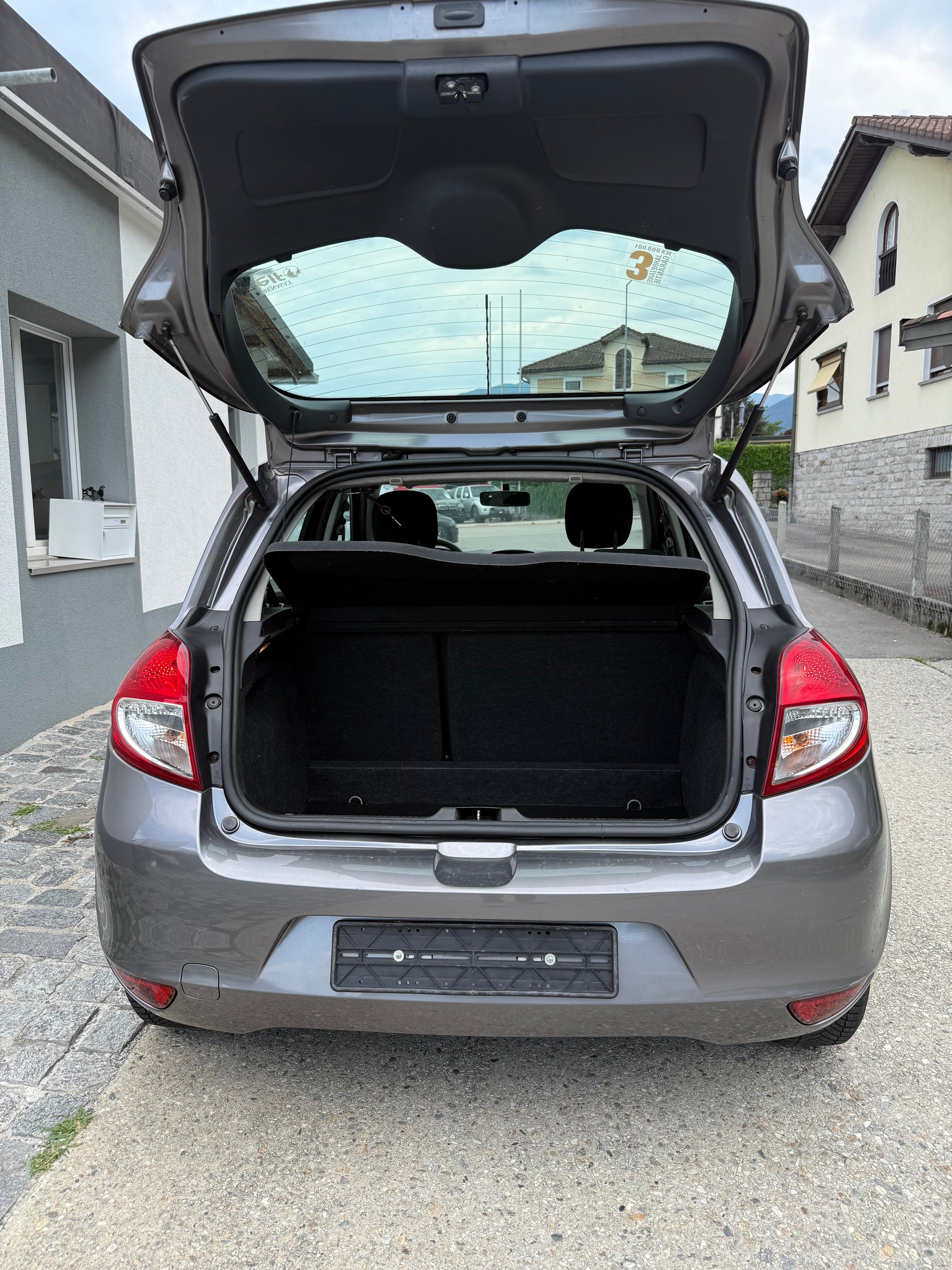 RENAULT Clio 1.2 16V Turbo Yahoo-image-10