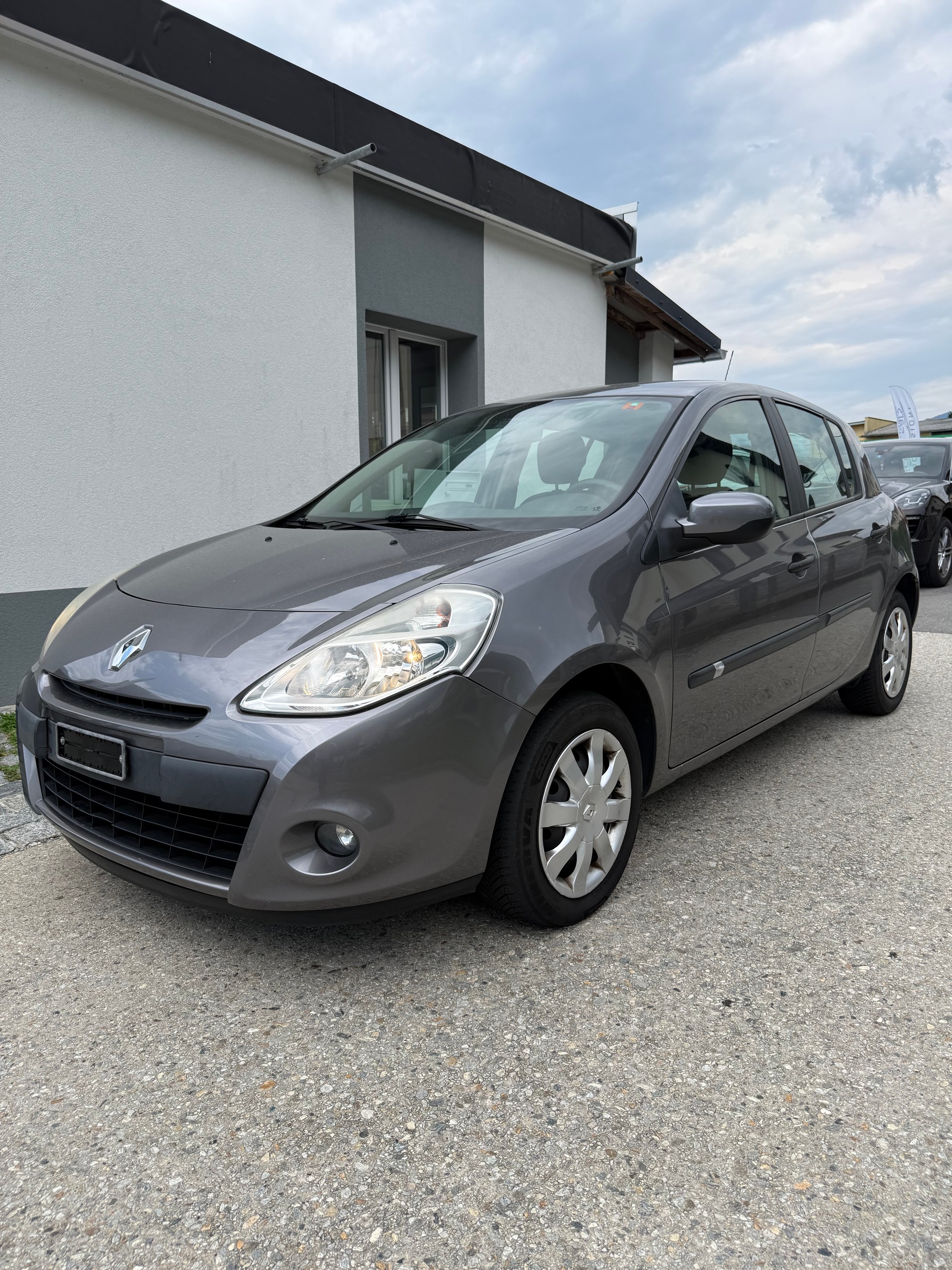 RENAULT Clio 1.2 16V Turbo Yahoo-image-1