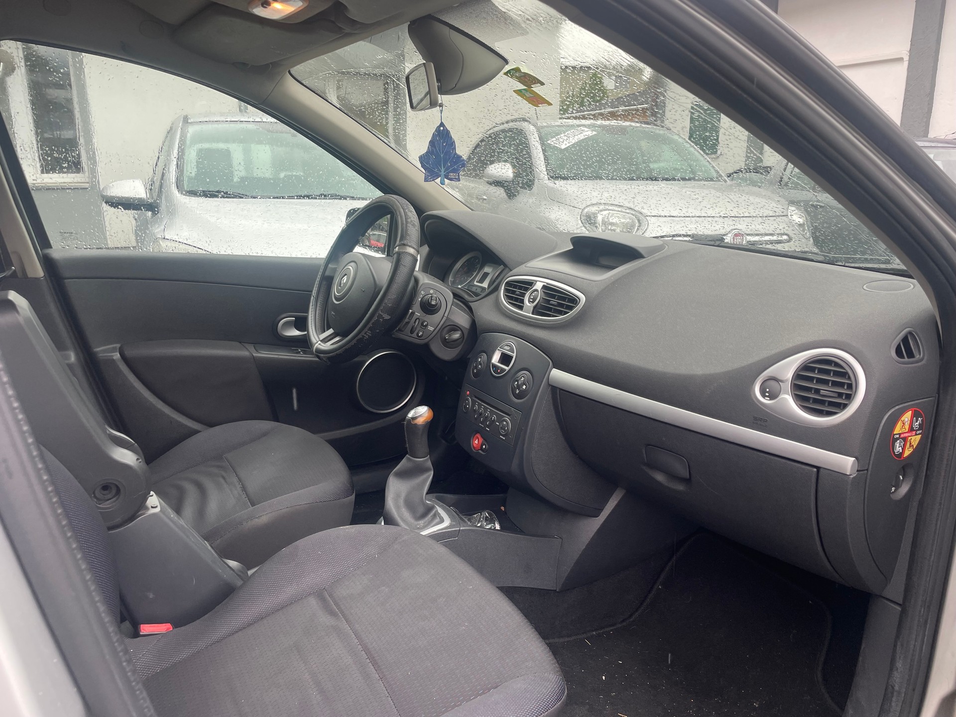 RENAULT Clio 1.2 16V Turbo Yahoo-image-14
