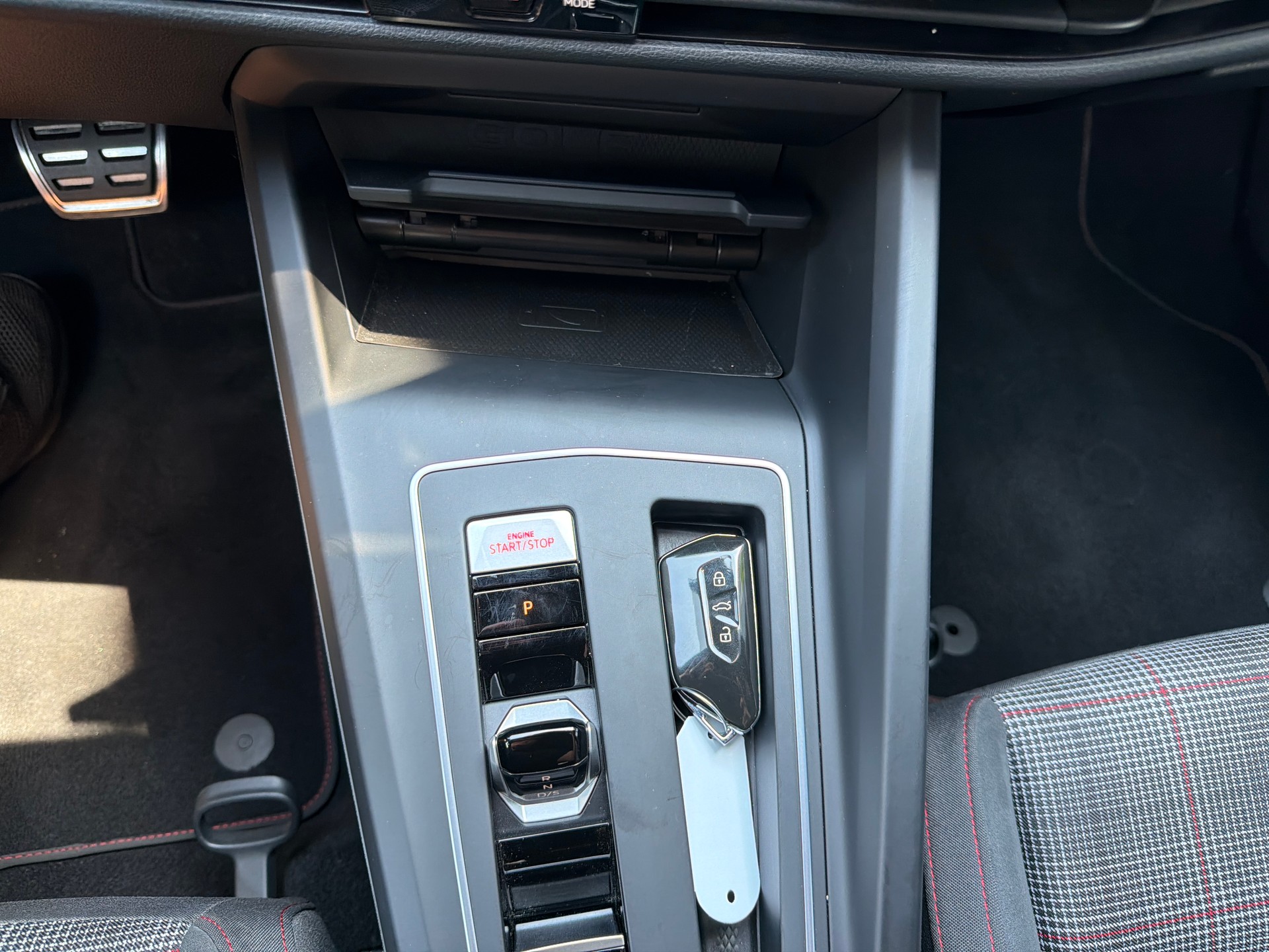 VW Golf 2.0 TSI GTI DSG-image-12