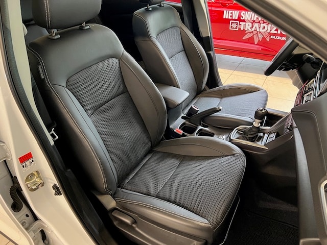 SUZUKI S-Cross 1.4 T Compact+ Hybrid 4x4-image-4