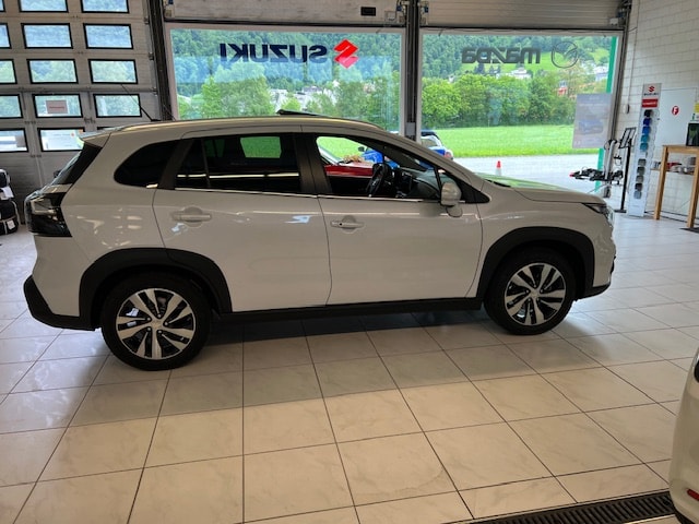SUZUKI S-Cross 1.4 T Compact+ Hybrid 4x4-image-2