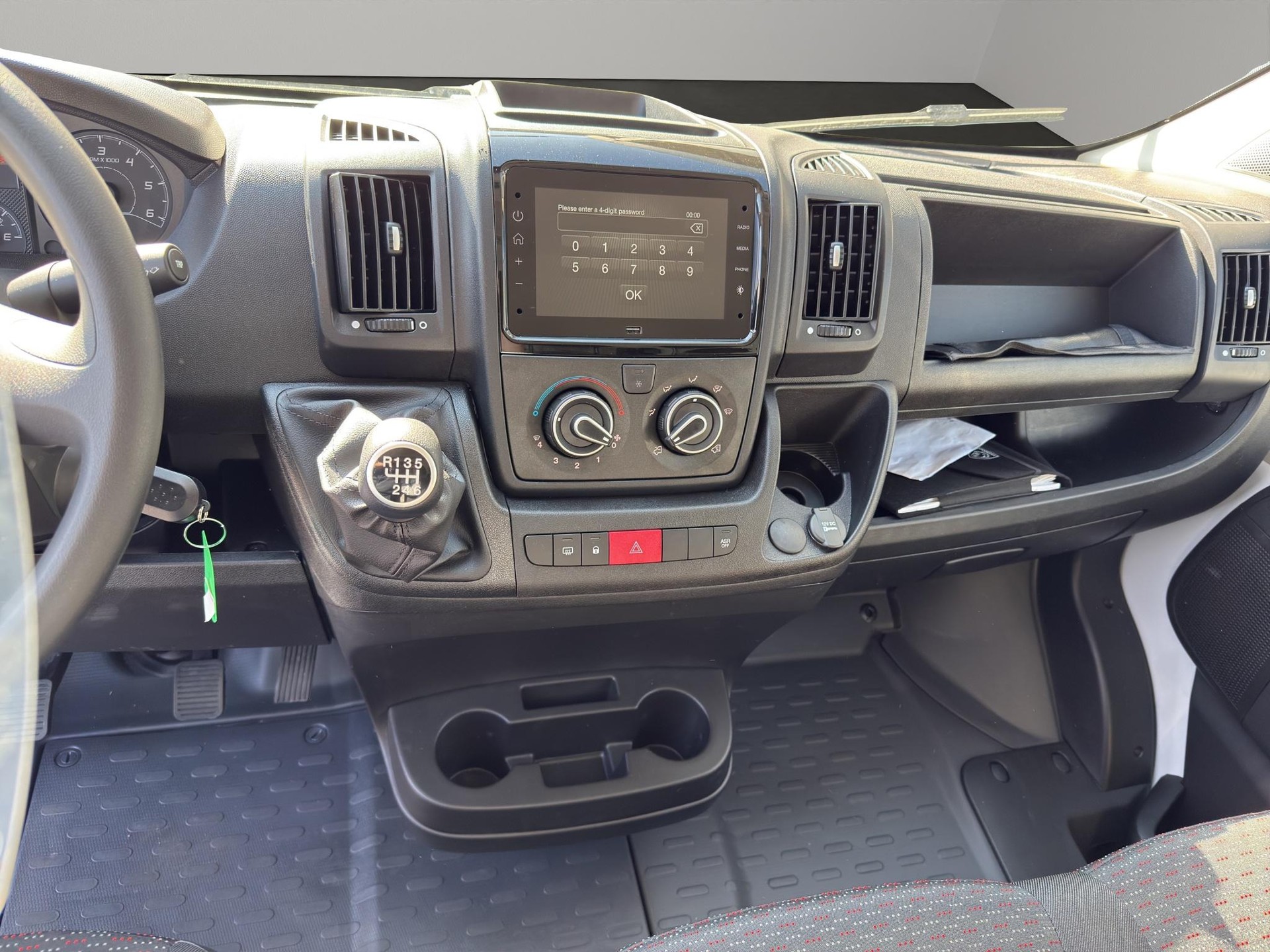 PEUGEOT Boxer Kaw. 333 L1H1 2.2 BlueHDi 140 S/S-image-5