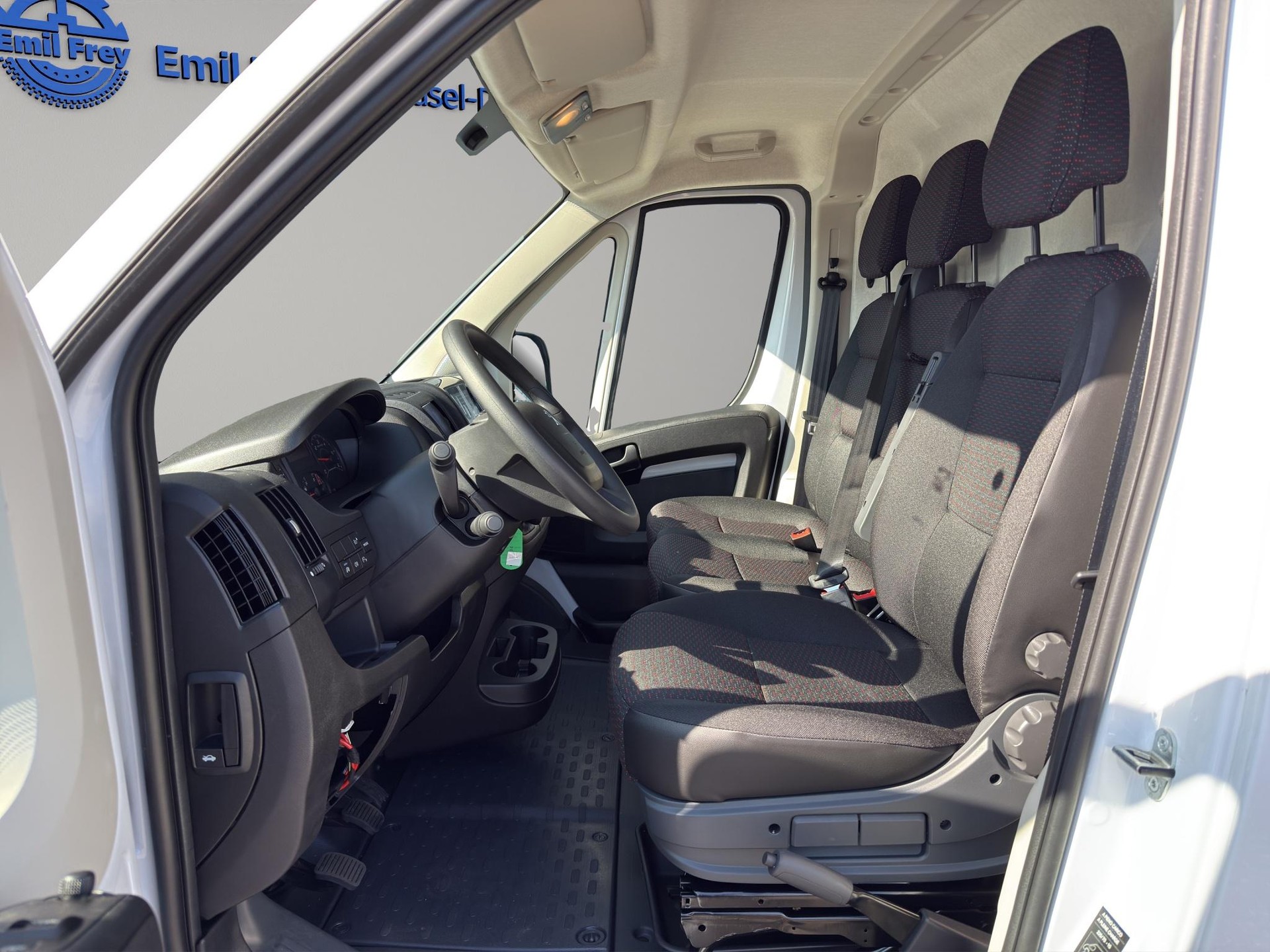 PEUGEOT Boxer Kaw. 333 L1H1 2.2 BlueHDi 140 S/S-showroom-element-1