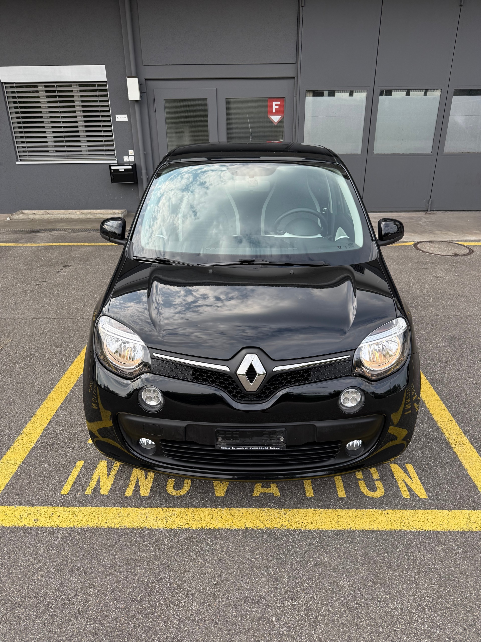 RENAULT Twingo 0.9 90th Anniversary-image-9