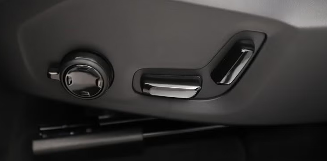 VOLVO XC60 T6 eAWD PluginHybrid Plus Dark Geartronic-image-9