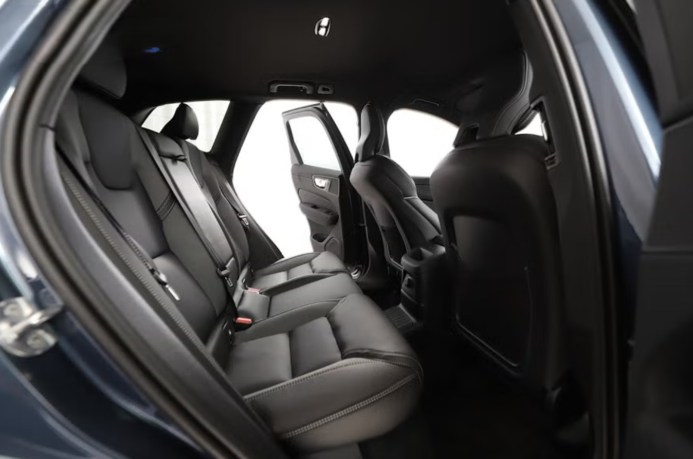 VOLVO XC60 T6 eAWD PluginHybrid Plus Dark Geartronic-image-11