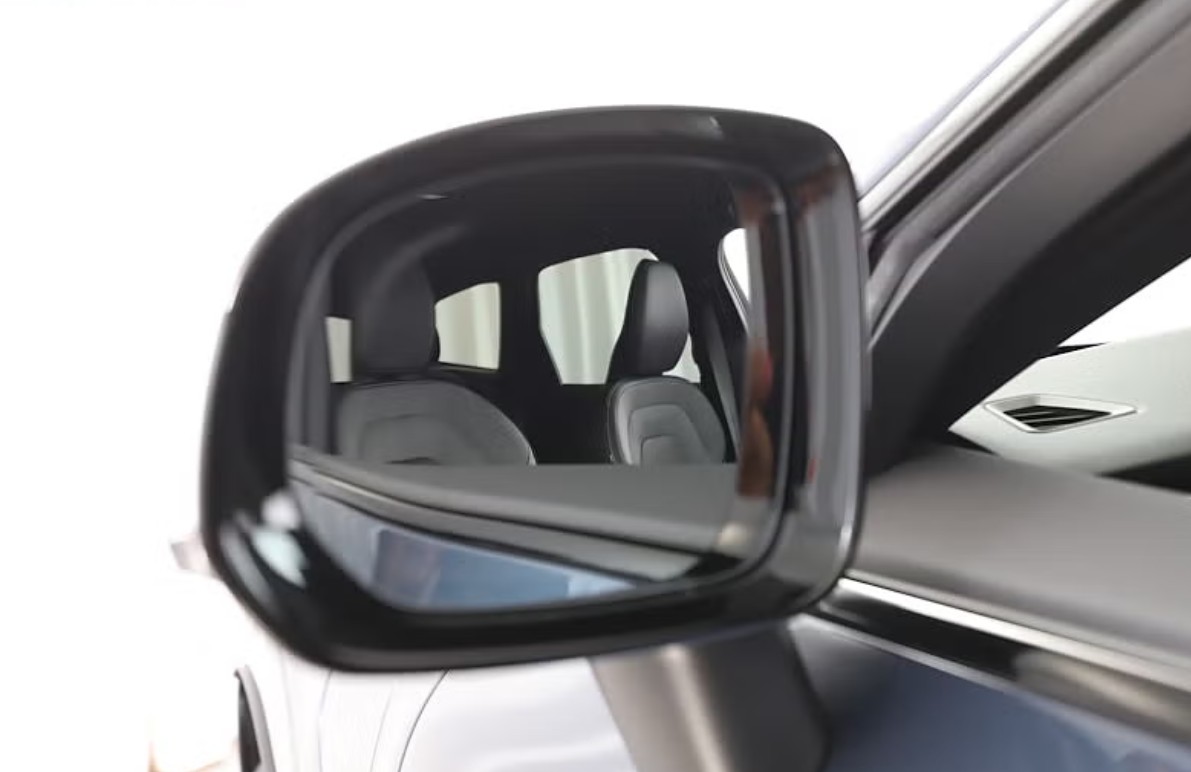 VOLVO XC60 T6 eAWD PluginHybrid Plus Dark Geartronic-image-14