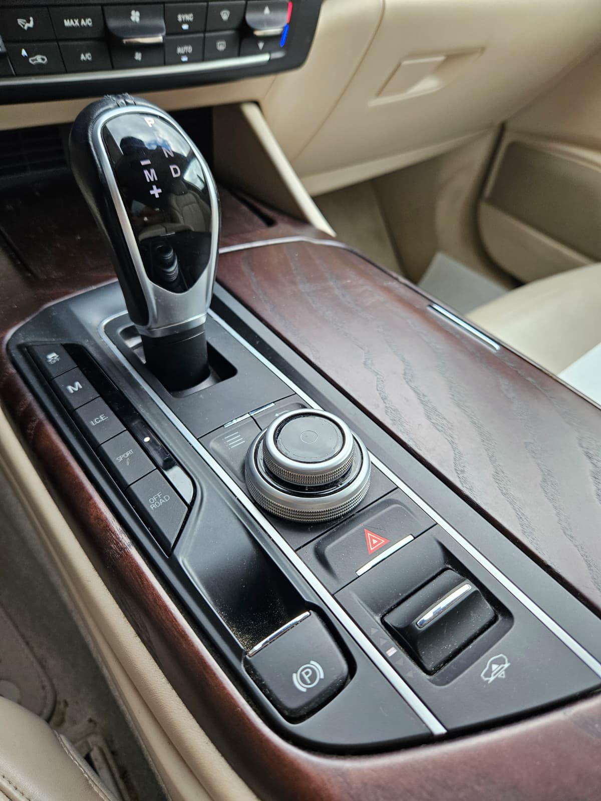 MASERATI Levante S 3.0 V6 Automatica-image-14