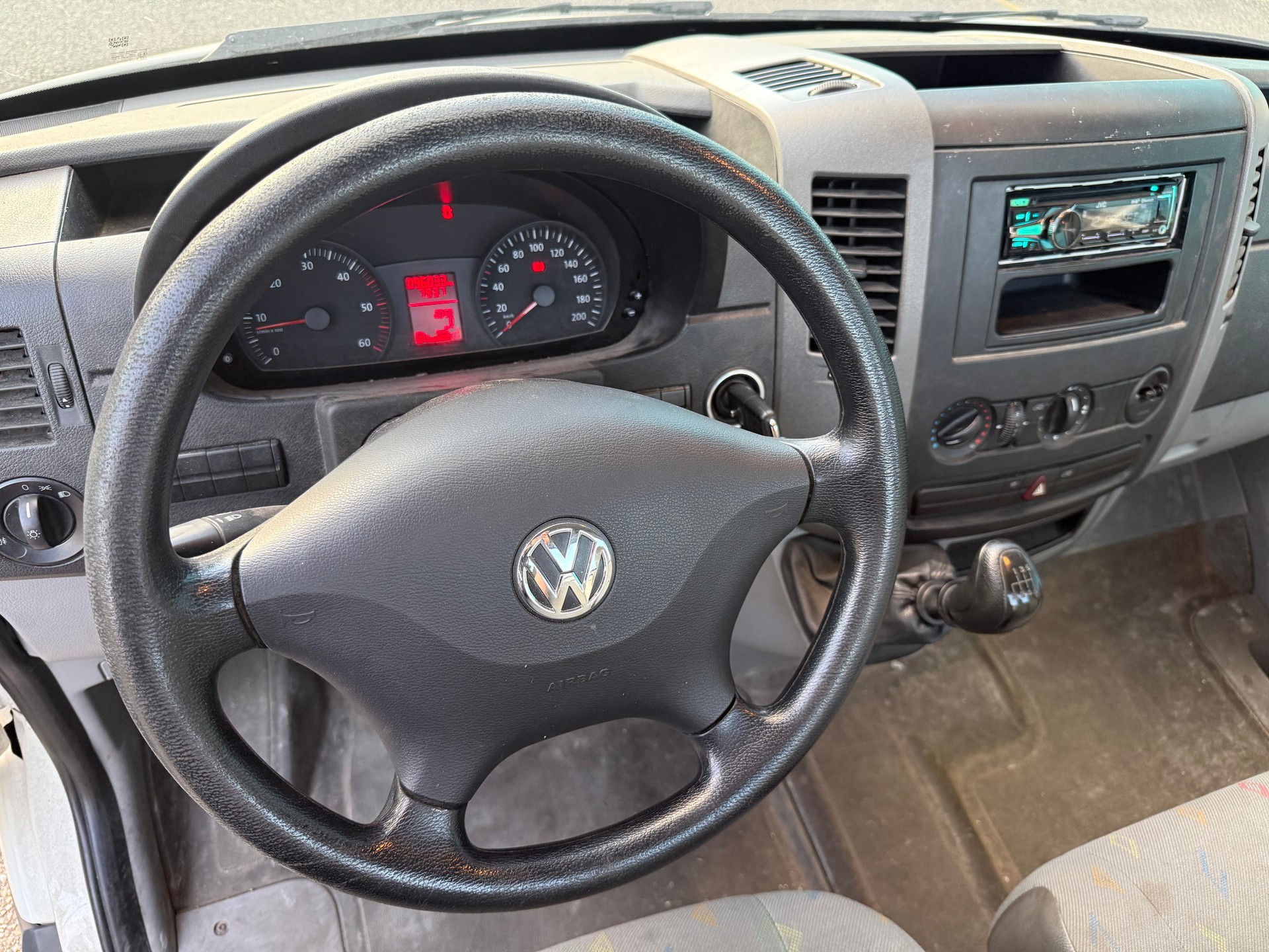 VW Crafter 35 LONG 2.5 TDI 136 PS-image-10