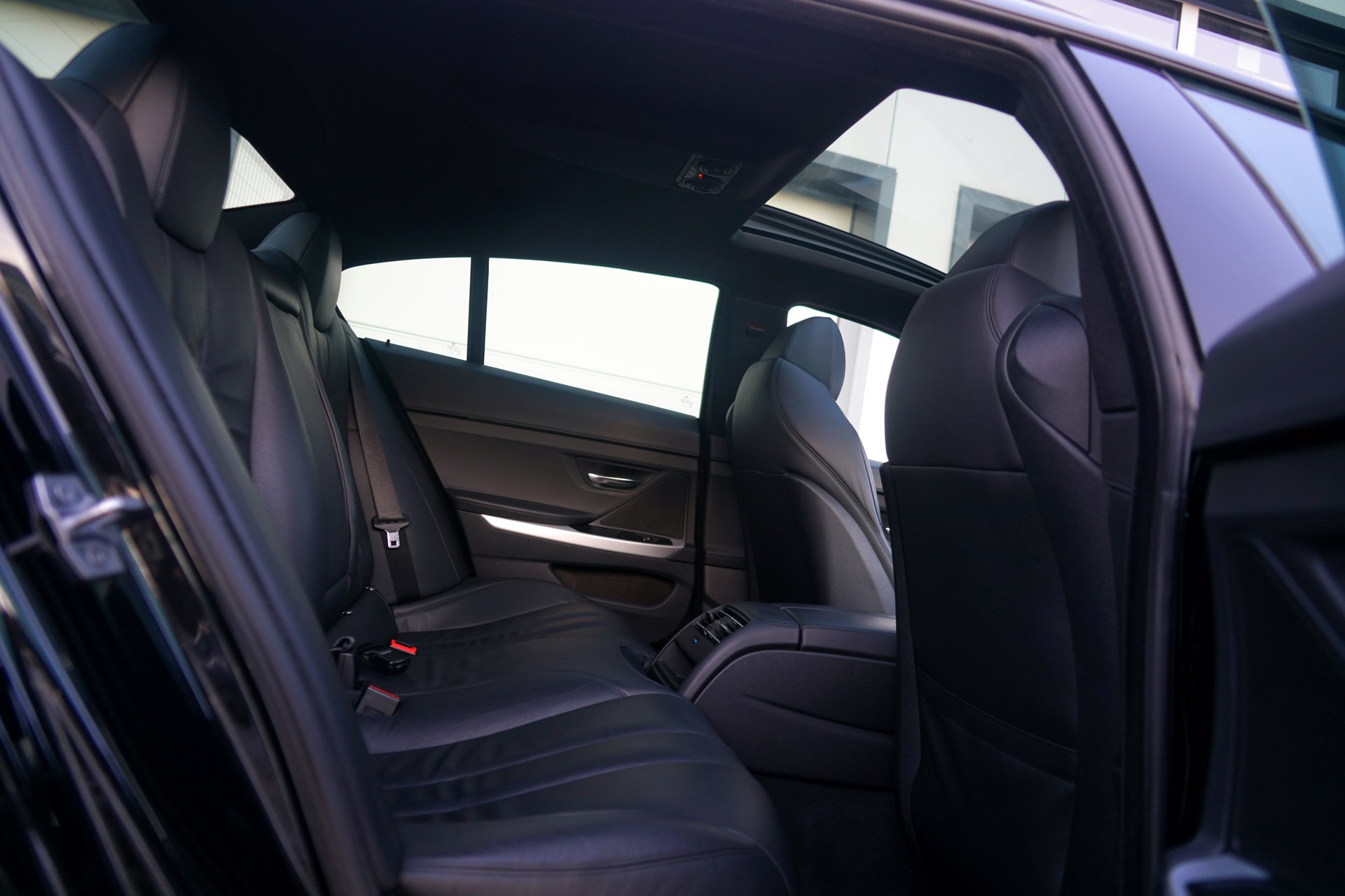 BMW 640d Gran Coupé xDrive M Sportpaket (CH)-image-8