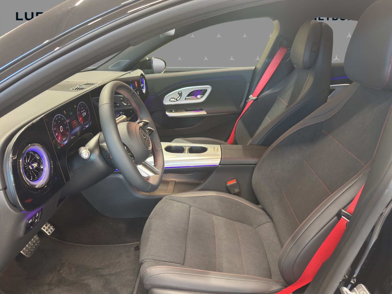 MERCEDES-BENZ CLA 200 8G-DCT 4Matic-image-7