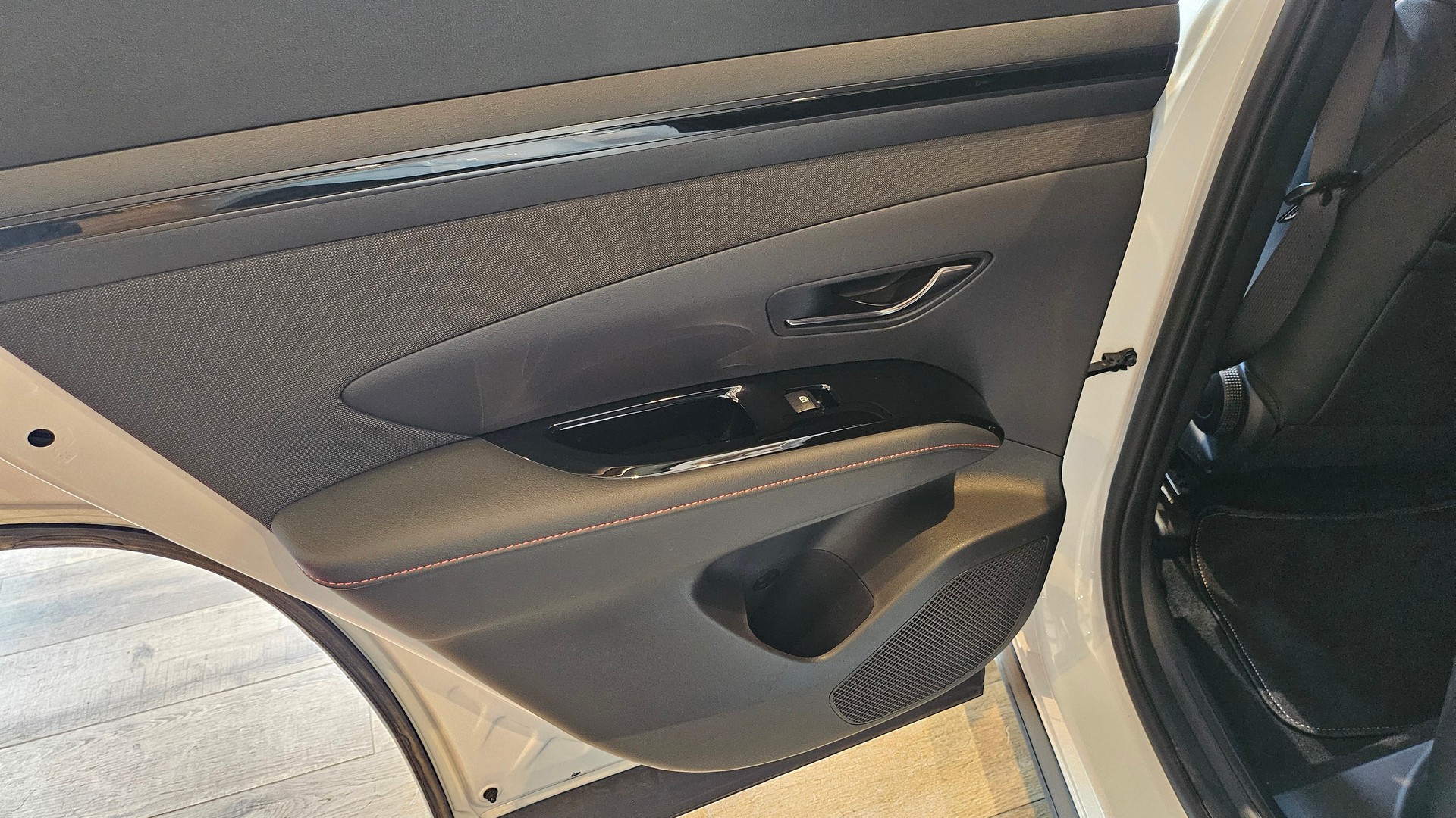 HYUNDAI Tucson 1.6 TGDI PHEV N Line 4WD-image-22