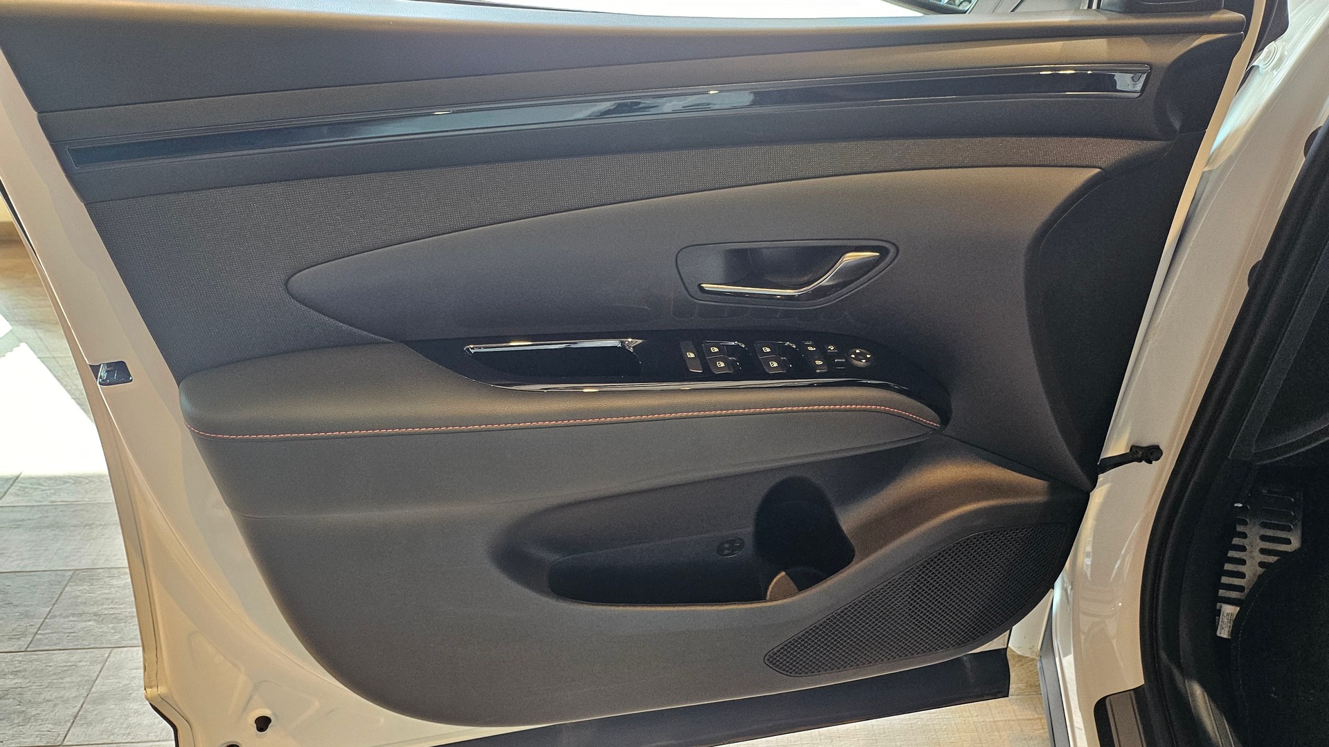 HYUNDAI Tucson 1.6 TGDI PHEV N Line 4WD-image-23