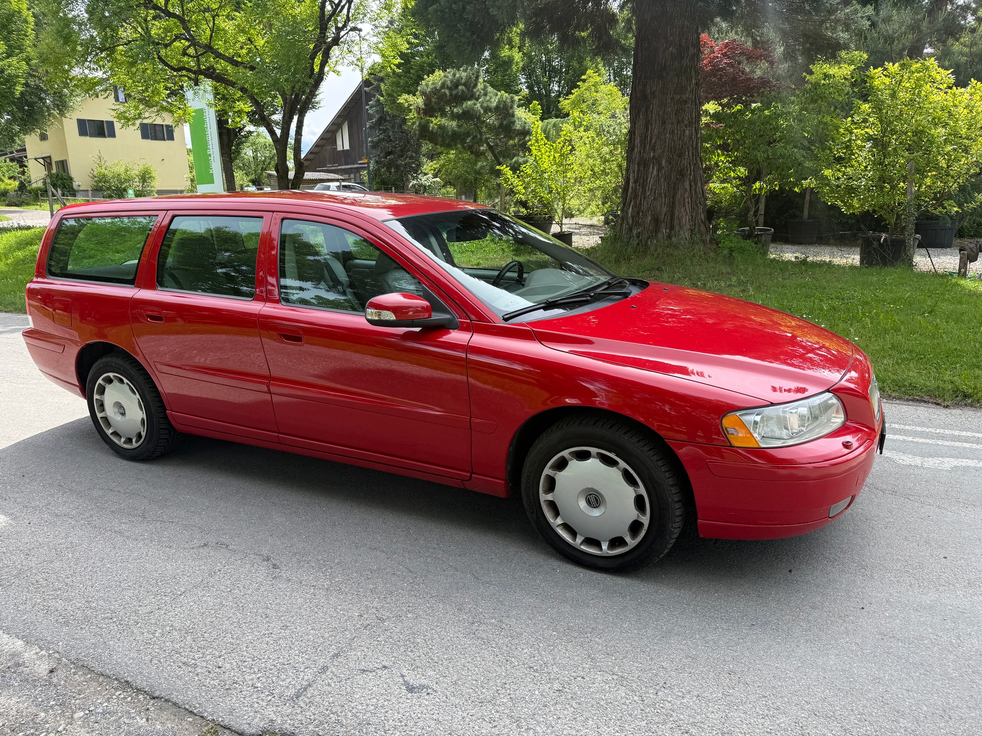 VOLVO V70 2.4 Momentum-image-6