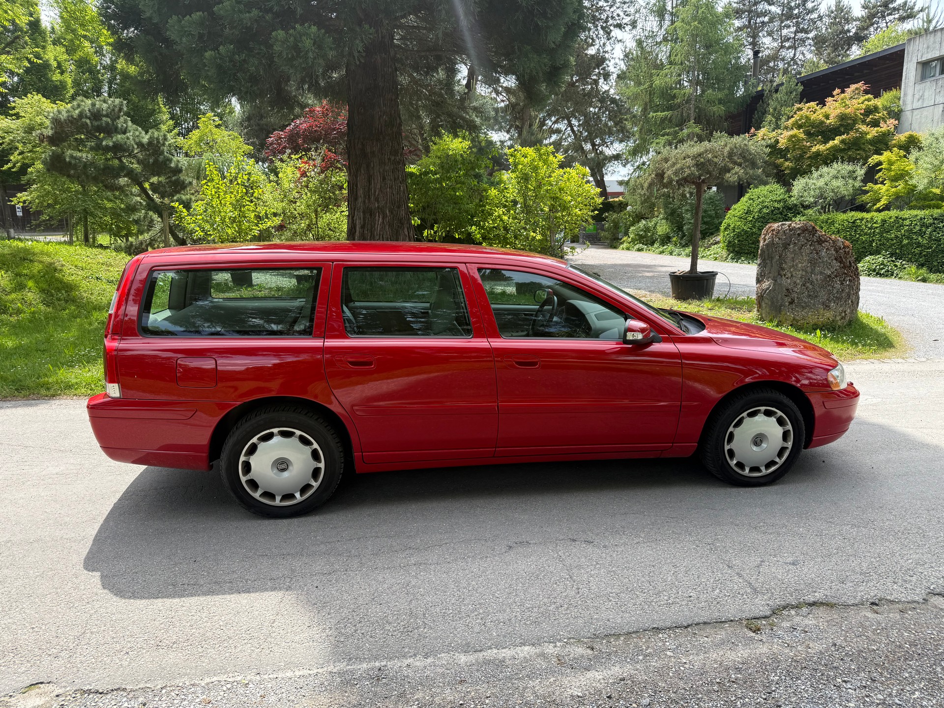 VOLVO V70 2.4 Momentum-image-5