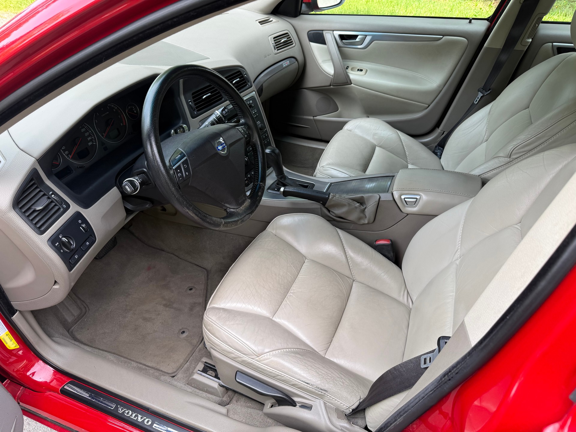 VOLVO V70 2.4 Momentum-image-7