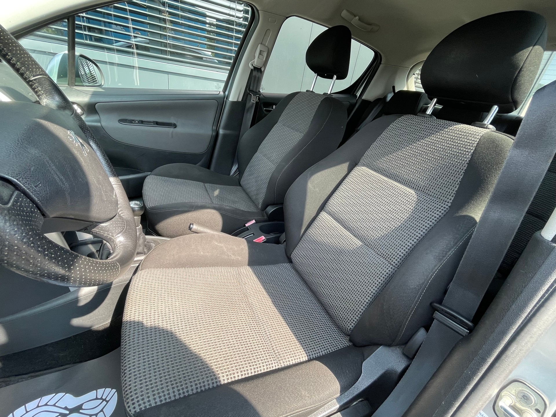 PEUGEOT 207 1.6 16V Sport-image-11