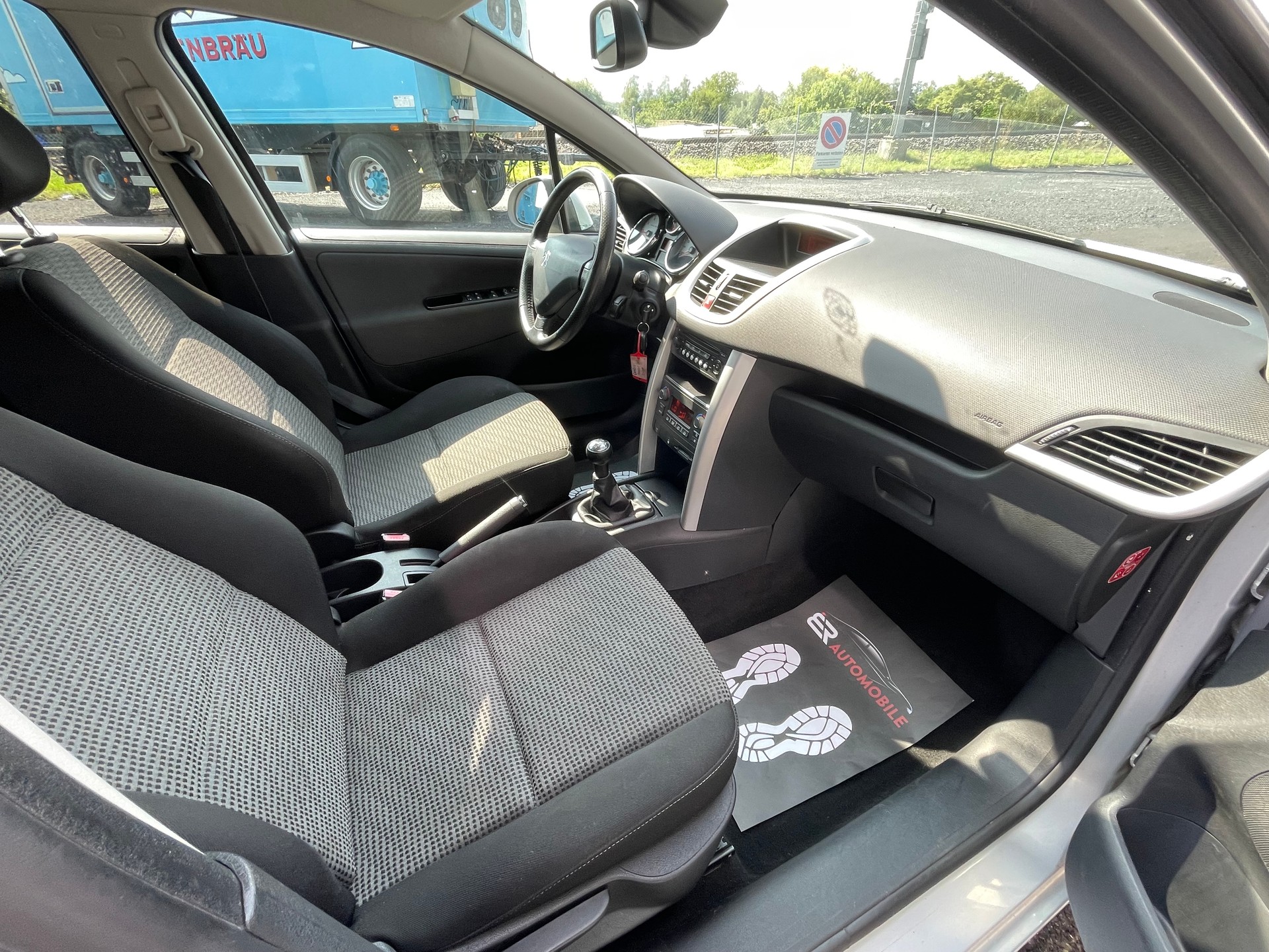 PEUGEOT 207 1.6 16V Sport-image-9