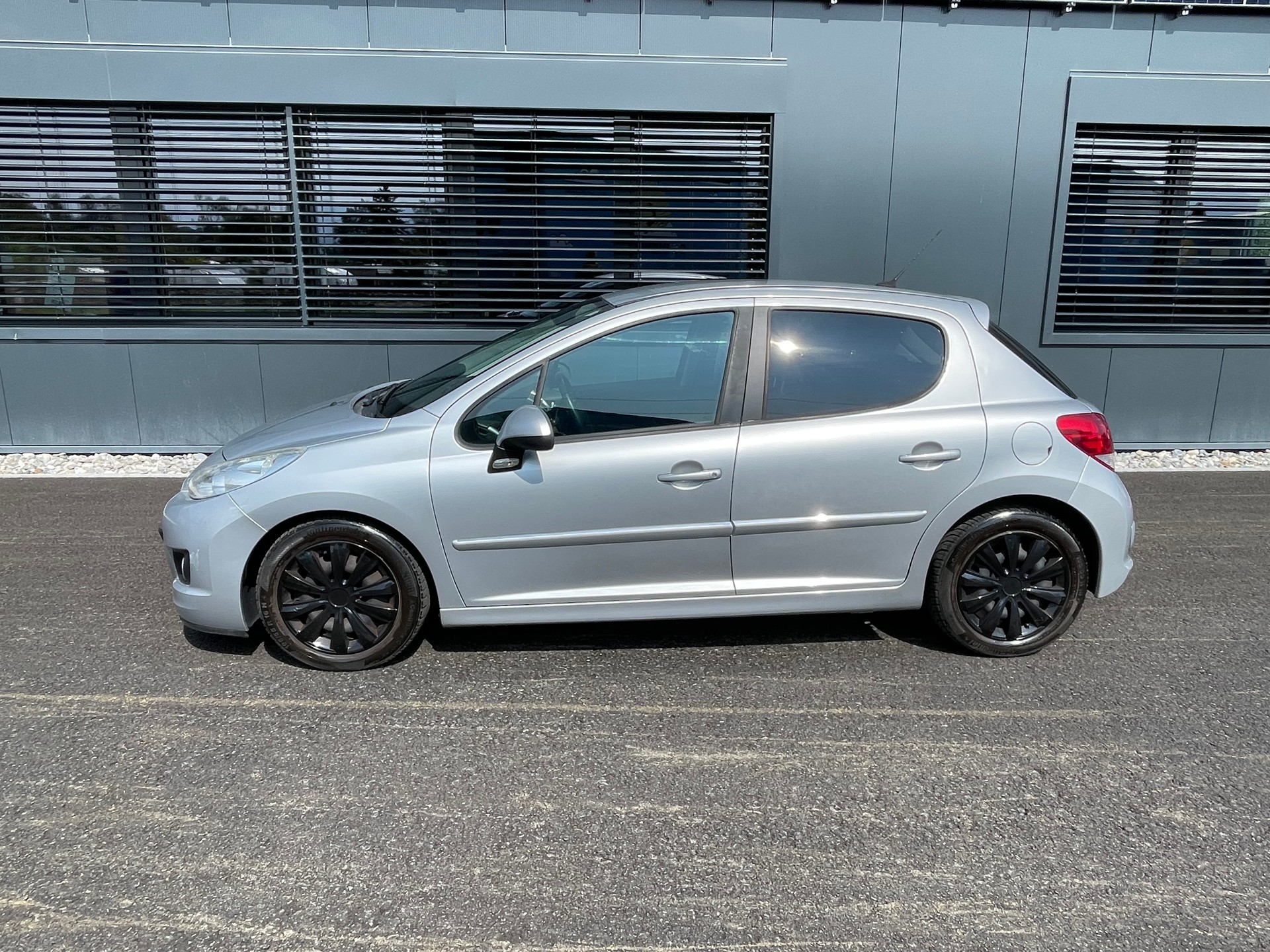 PEUGEOT 207 1.6 16V Sport-image-7
