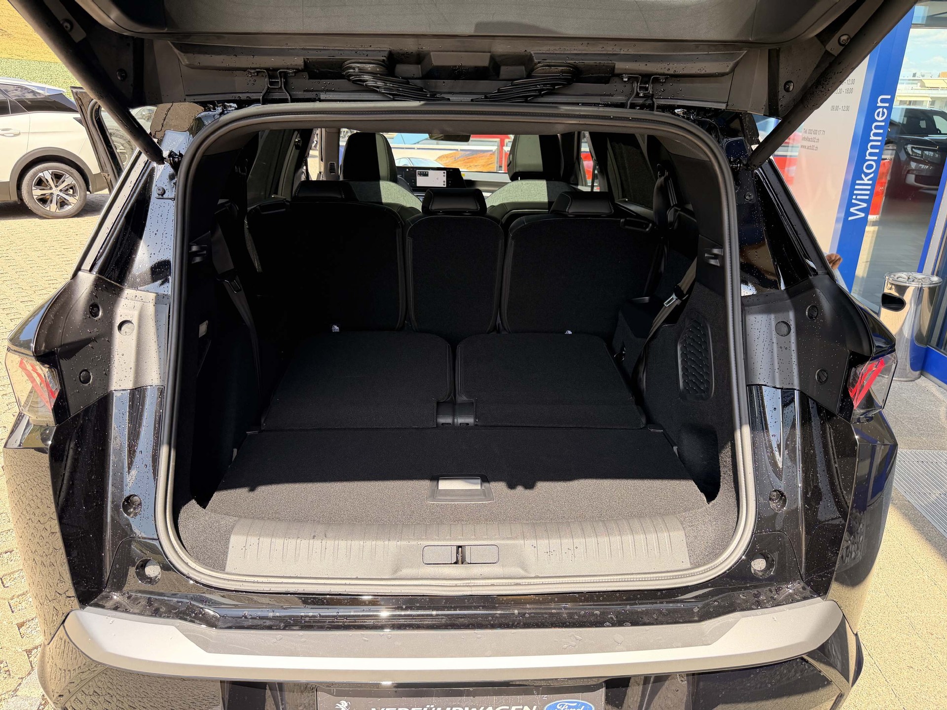PEUGEOT 5008 e-GT Exclusive AWD *8 Jahre Garantie* 0.9% Leasing-image-19