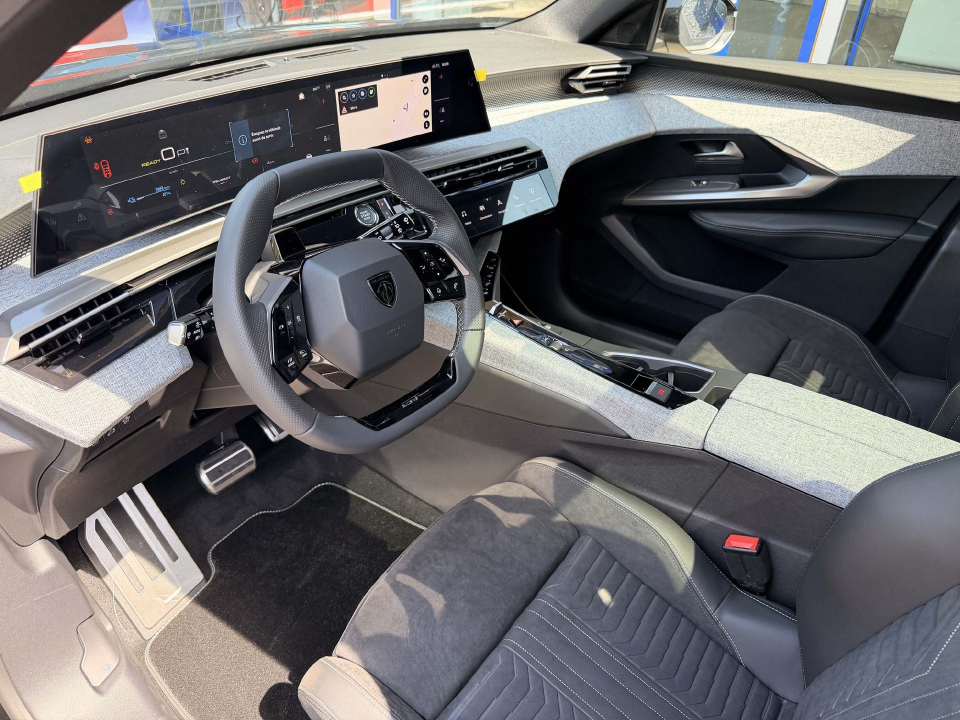 PEUGEOT 5008 e-GT Exclusive AWD *8 Jahre Garantie* 0.9% Leasing-image-13