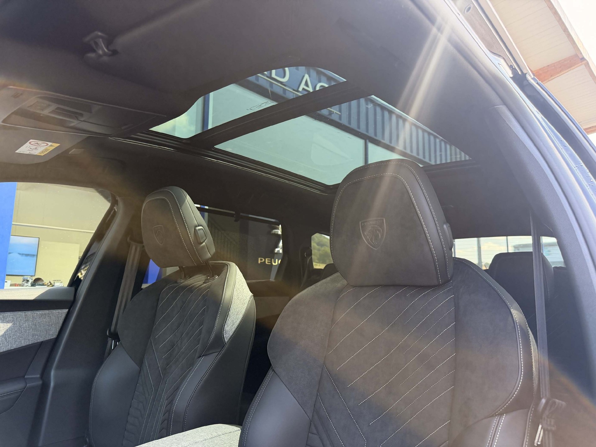 PEUGEOT 5008 e-GT Exclusive AWD *8 Jahre Garantie* 0.9% Leasing-image-14