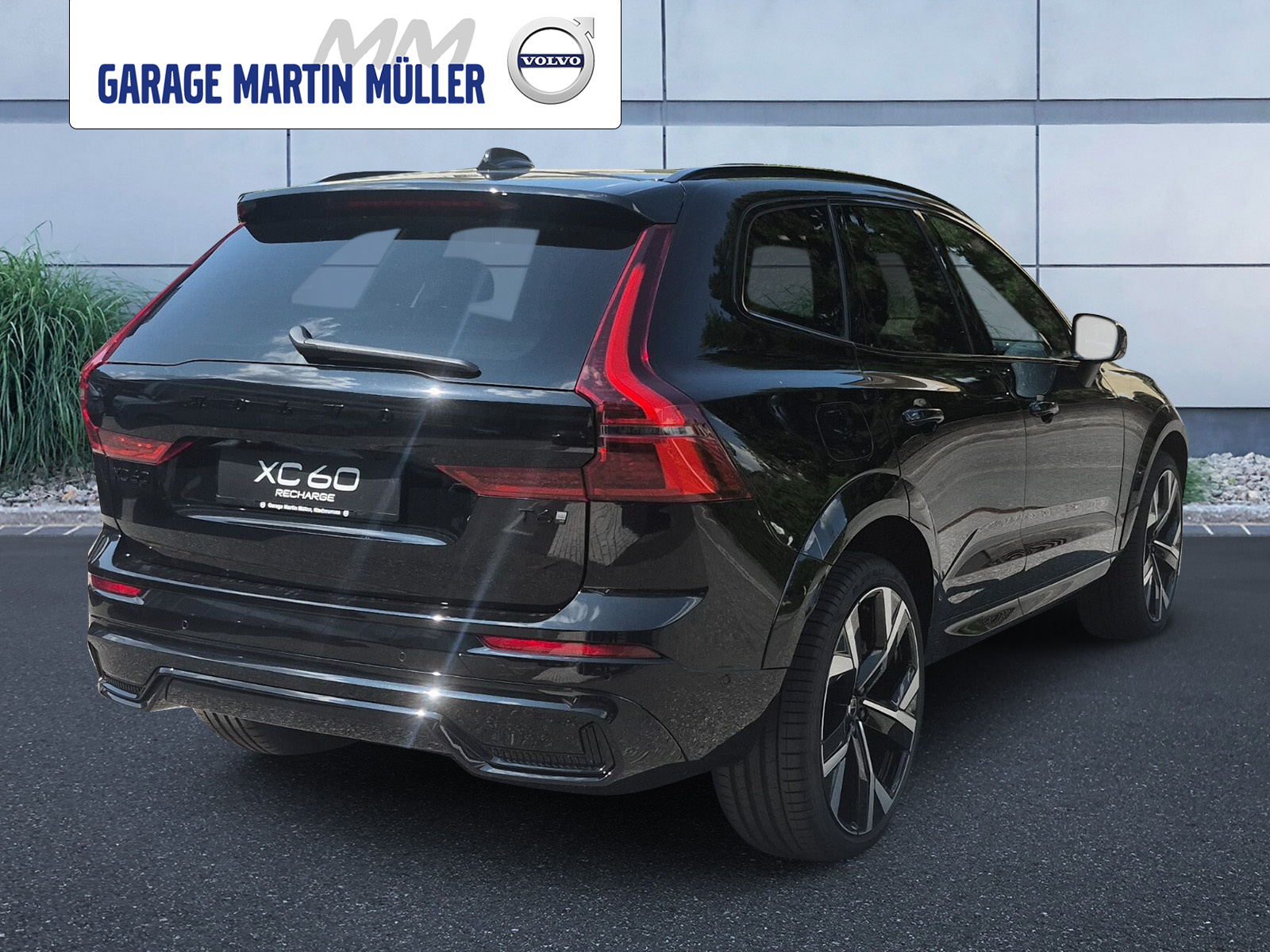 VOLVO XC60 2.0 T6 TE Black Edition eAWD-image-4