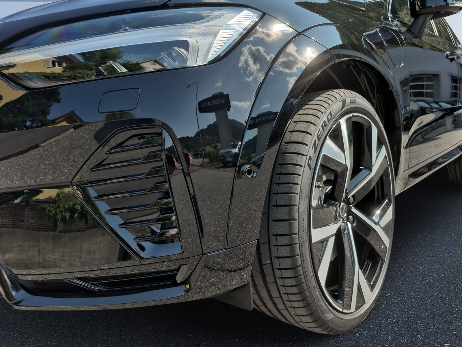 VOLVO XC60 2.0 T6 TE Black Edition eAWD-image-8
