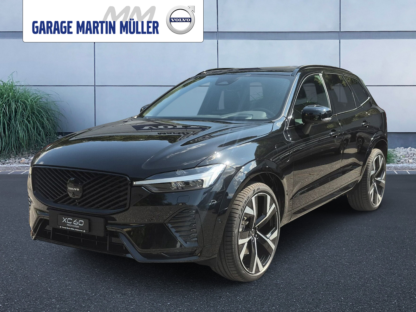 VOLVO XC60 2.0 T6 TE Black Edition eAWD-image-0
