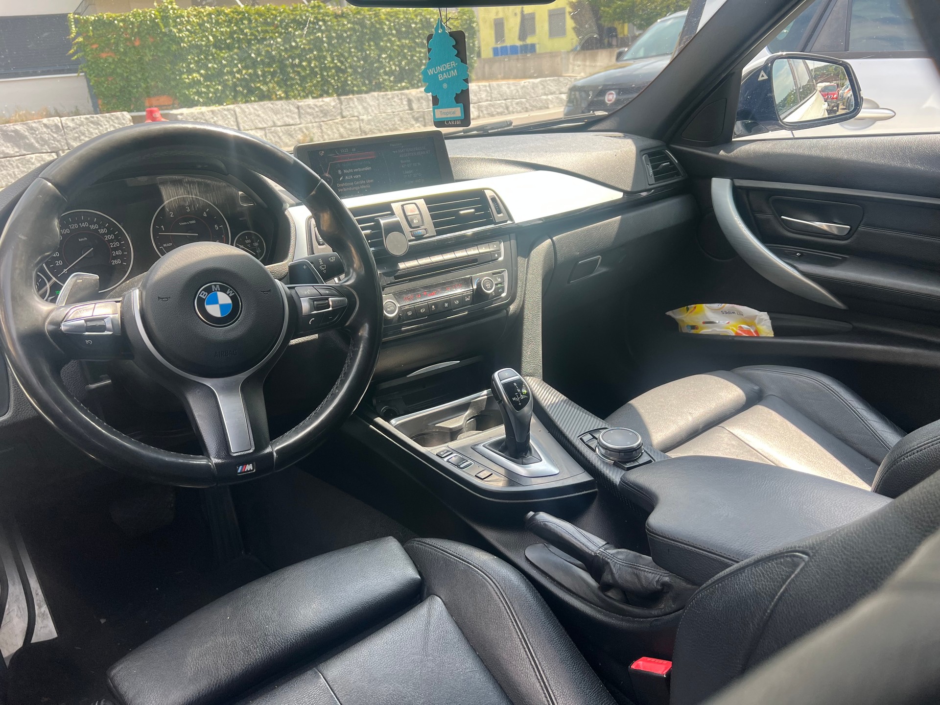 BMW 330d xDrive Touring Modern Line Steptronic-image-6